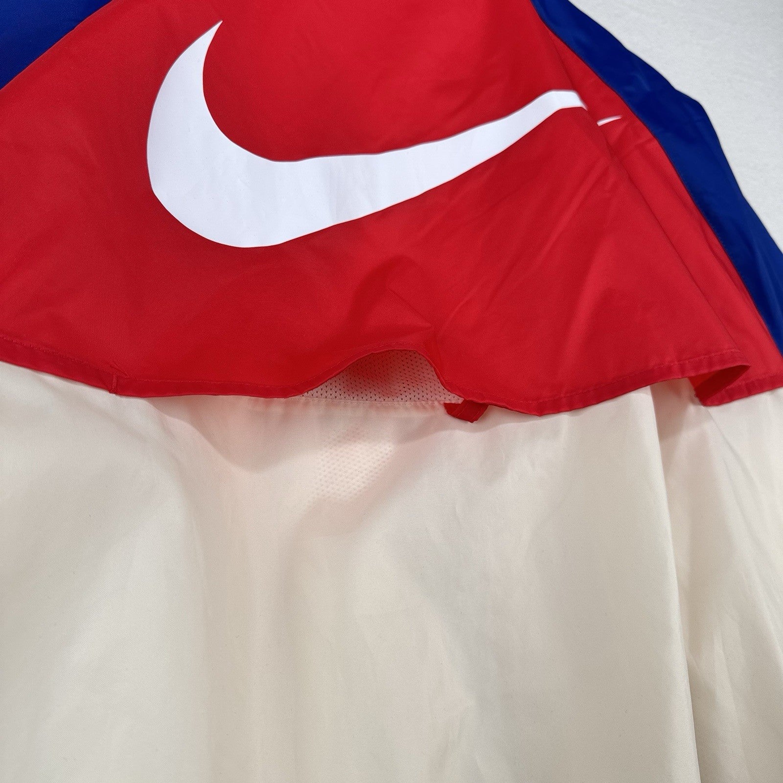 NWT Nike Sportswear Windrunner Windbreaker Track Jacket Men’s M Cream Blue Red