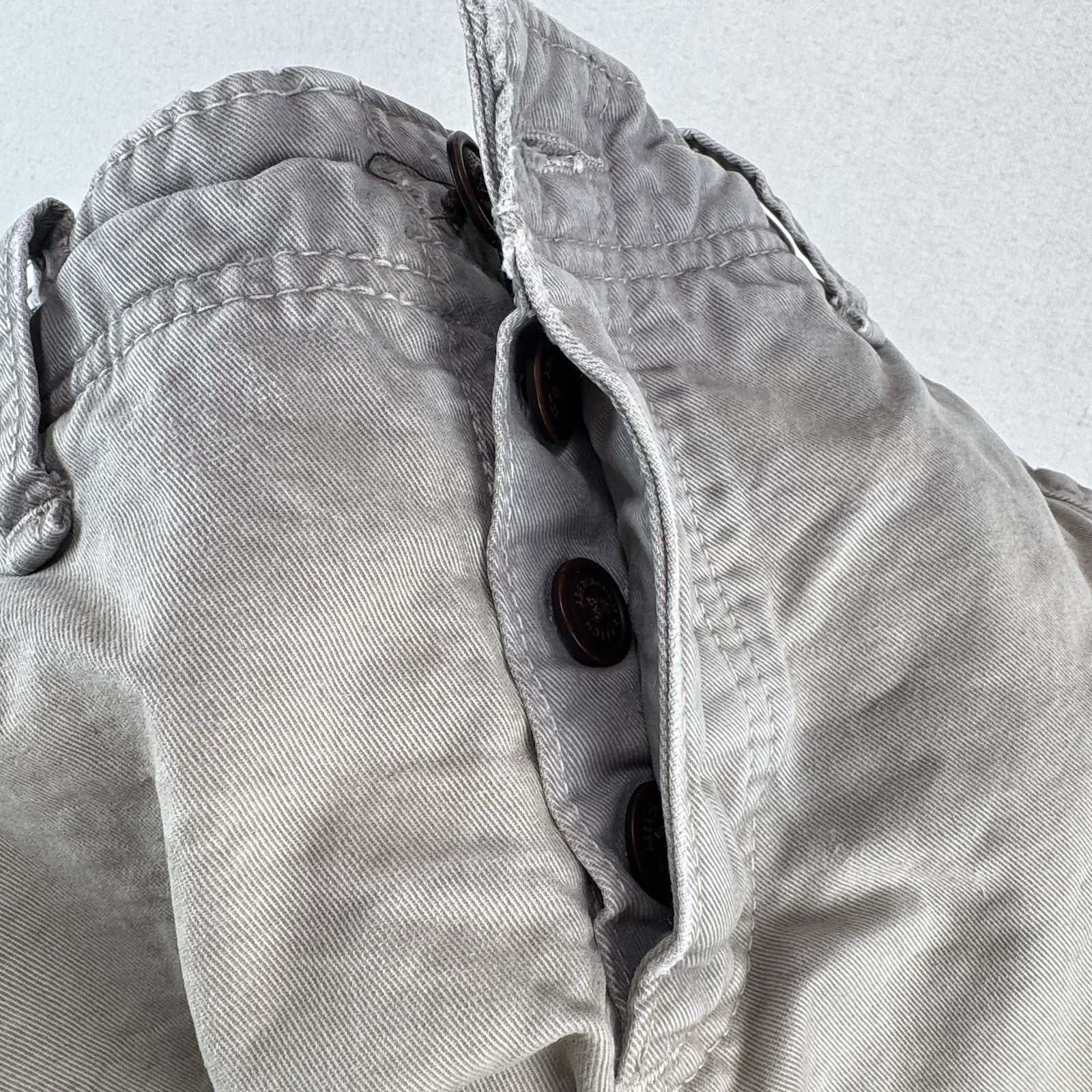Abercrombie & Fitch Mens 15x9 Chino Shorts Gray Button Fly *Distressed