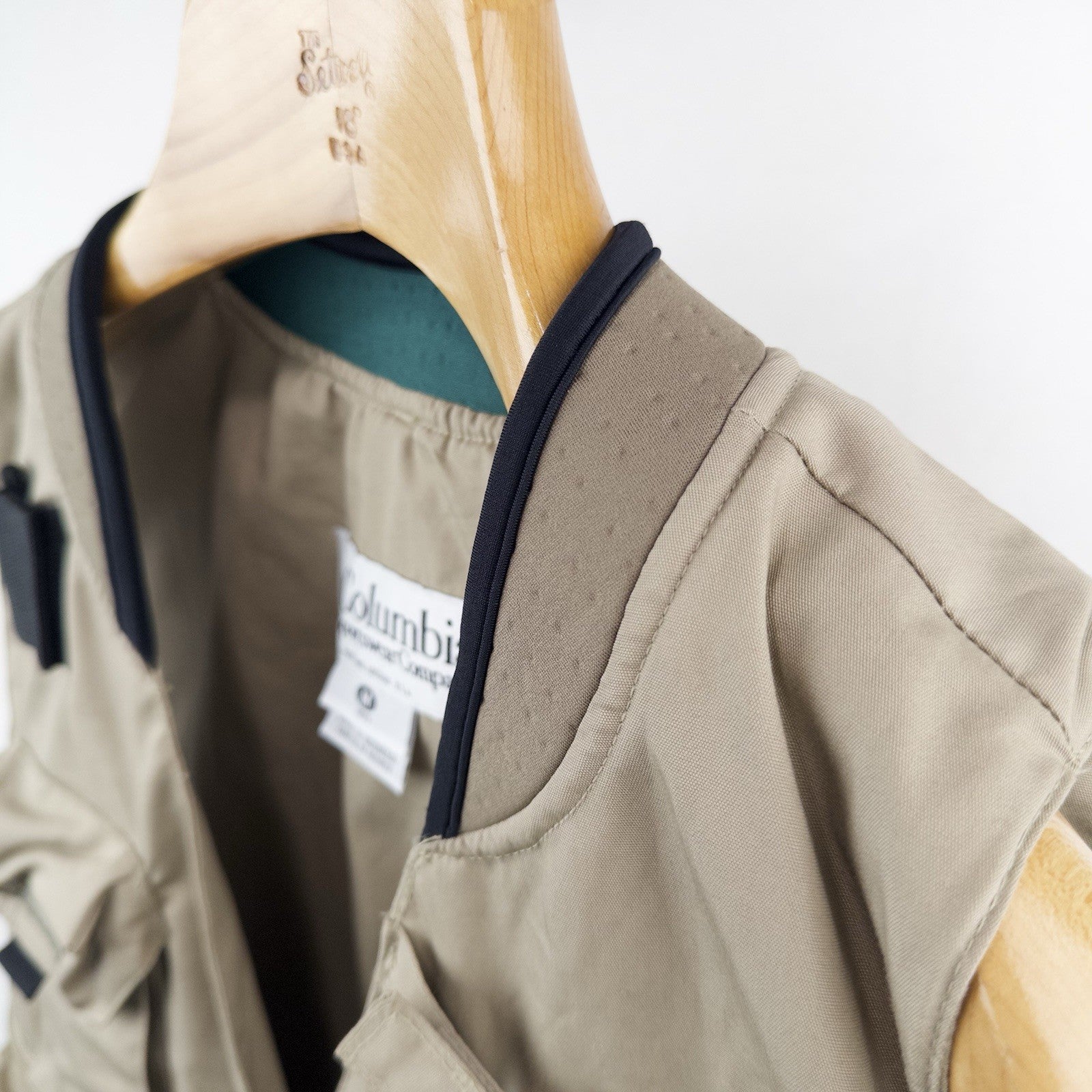 90’s Vtg Columbia PFG Khaki Fly Fishing Utility Vest Men's M Cushioned Collar