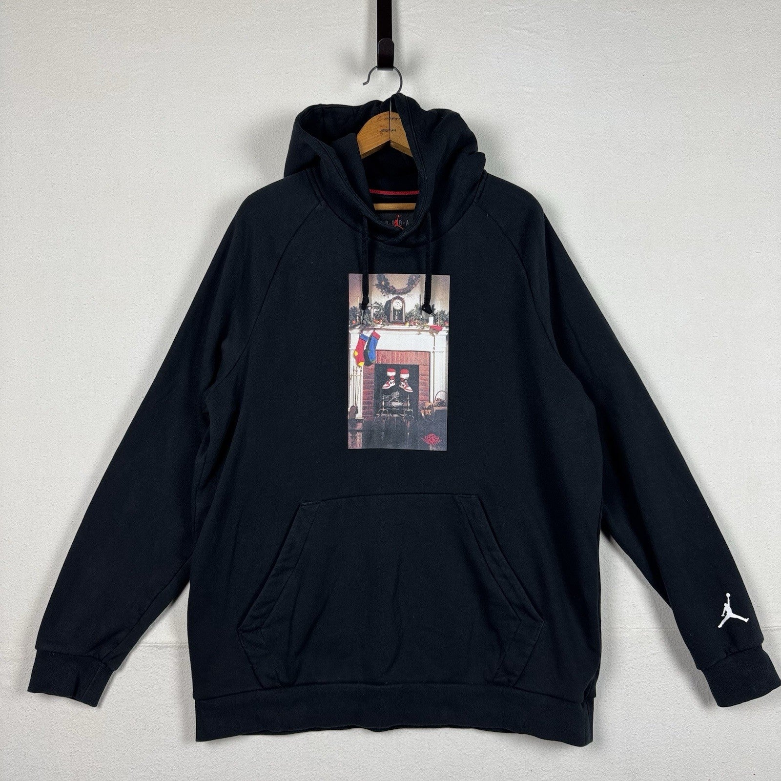 Nike Air Jordan Sweatshirt Mens XL Black Hoodie Santa Chimney Chicago 1