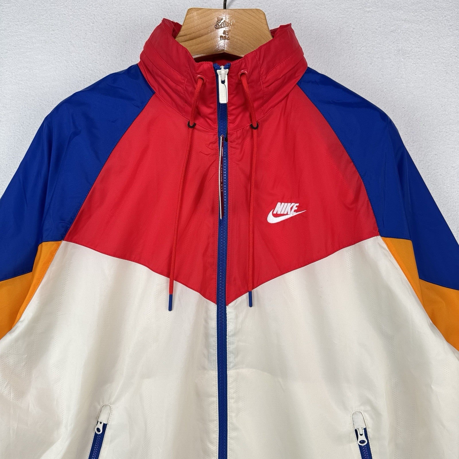 NWT Nike Sportswear Windrunner Windbreaker Track Jacket Men’s M Cream Blue Red