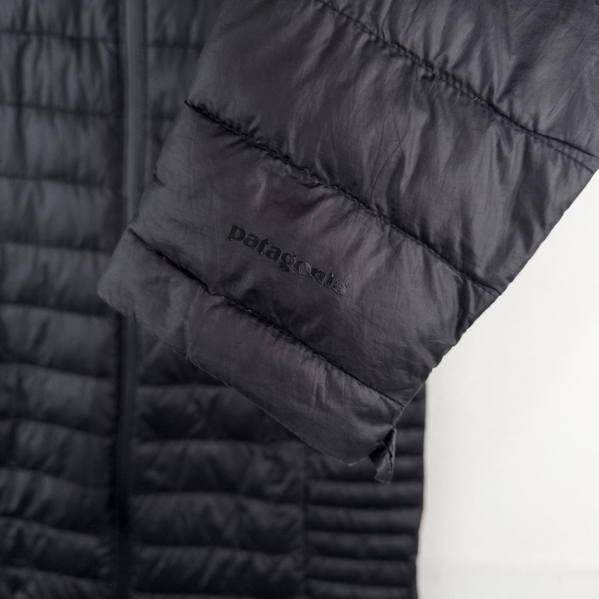 Patagonia Down Parka Puffer Jacket Women’s Medium Zip Up Black Ultra Light