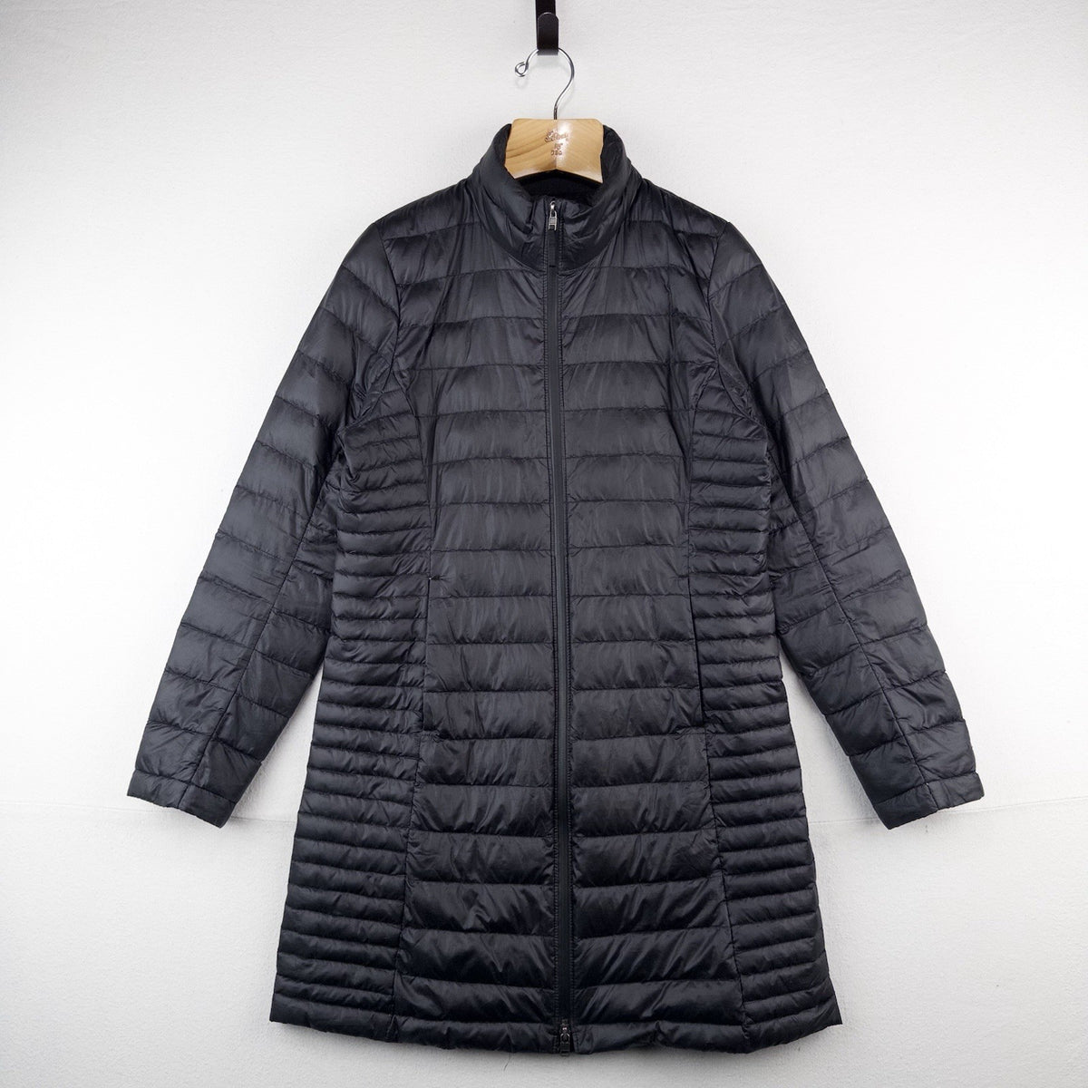 Patagonia Down Parka Puffer Jacket Women’s Medium Zip Up Black Ultra Light