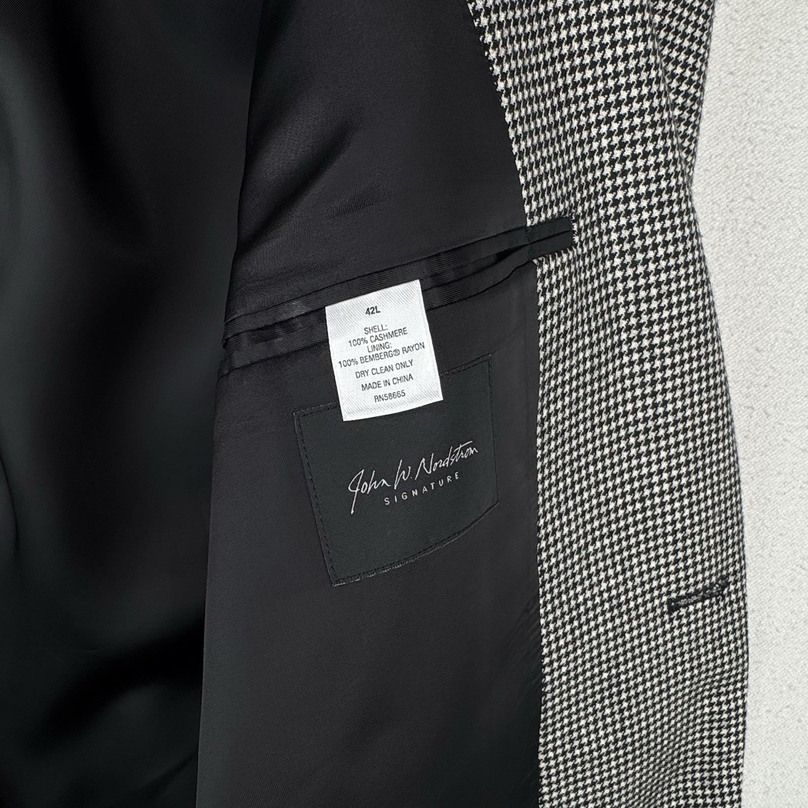 John W Nordstrom Men’s 42L Black White Houndstooth Loro Piana Cashmere