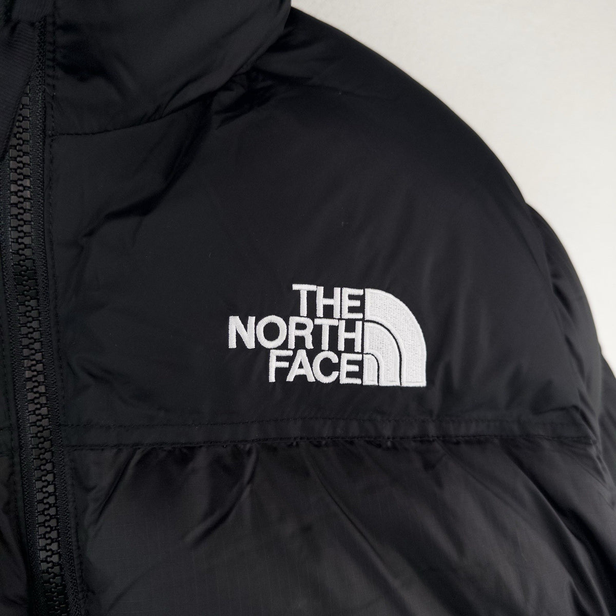 The North Face 1996 Retro Nuptse 700 Down Puffer Jacket Black/Black Mens Small