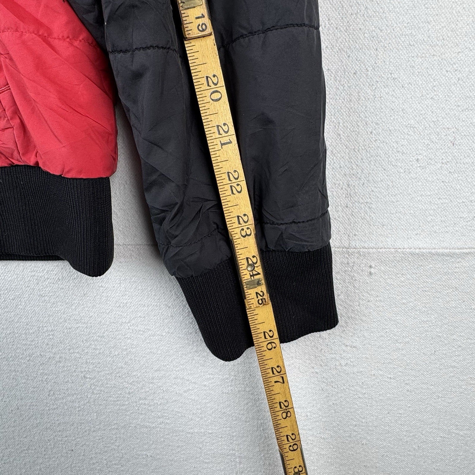 The North Face Tahoe Bomber Jacket Men's Medium Red Black Insulated *Read