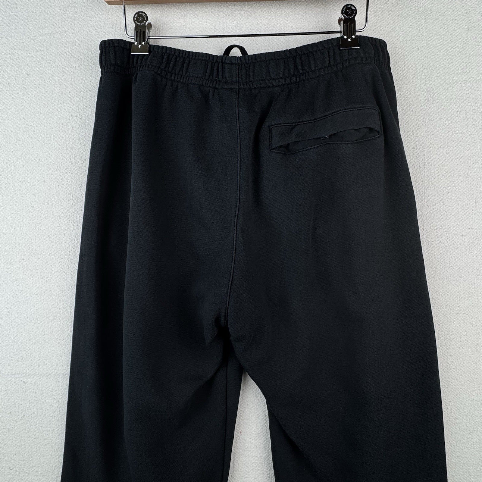 Nike Sportswear Club Men’s M Fleece Sweatpants Black Open Hem 28"