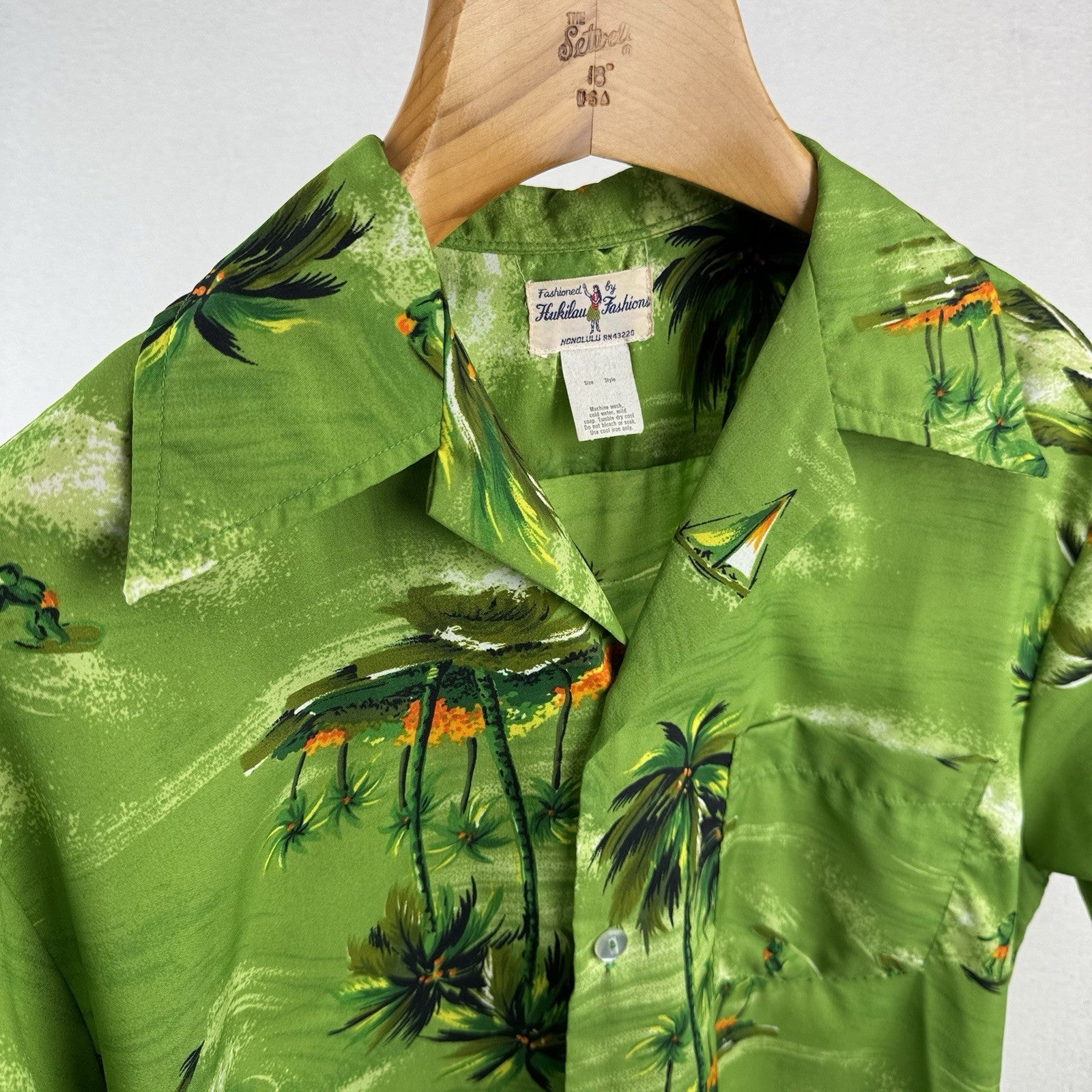 60s-70s Vintage Hukilau Fashion Hawaiian Shirt Green Men’s Large Surf Resort USA