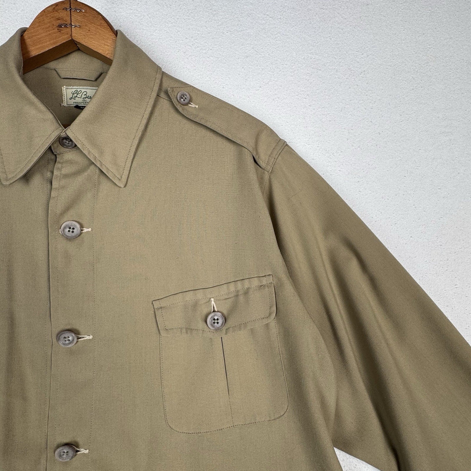 Vintage 60’s 70’s L.L. Bean Belted Khaki Safari Camp Jacket Men’s Size 40 (XL)