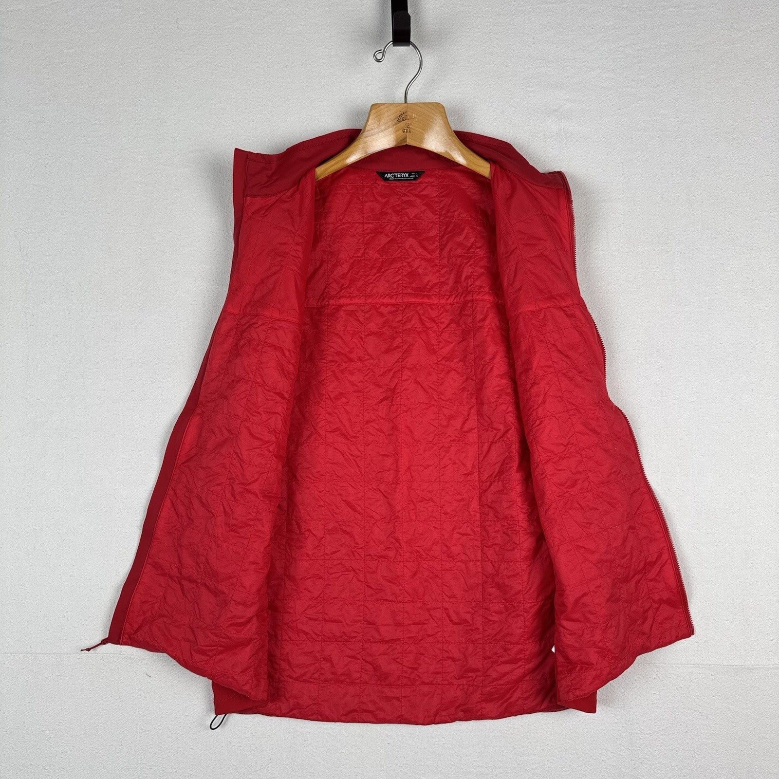 Arc’Teryx Atom LT Vest Men’s Large Red Hiking Lightweight Packable *Read