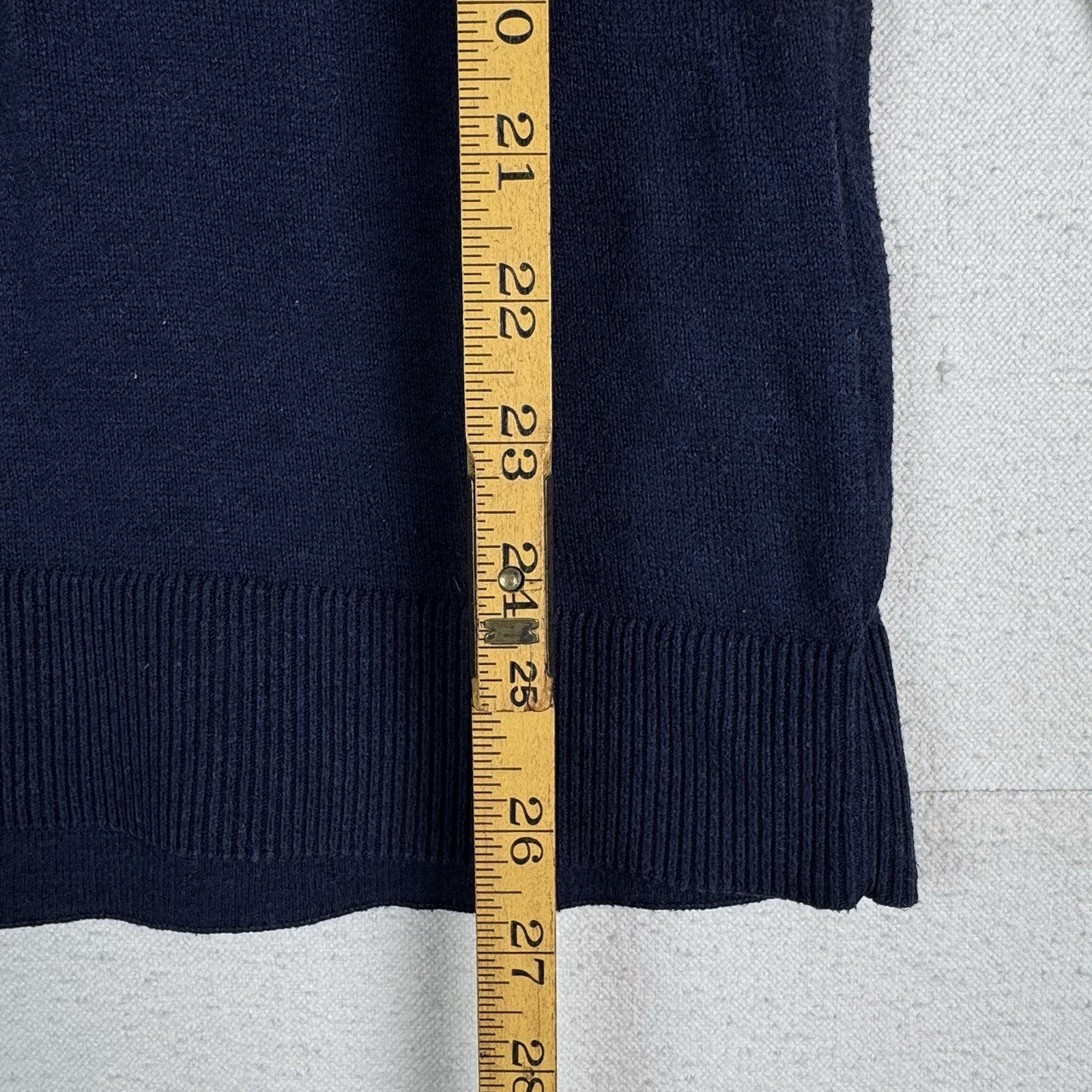 A&F Abercrombie & Fitch Women’s Navy Soft Cotton Cashmere V-Neck Sweater Small