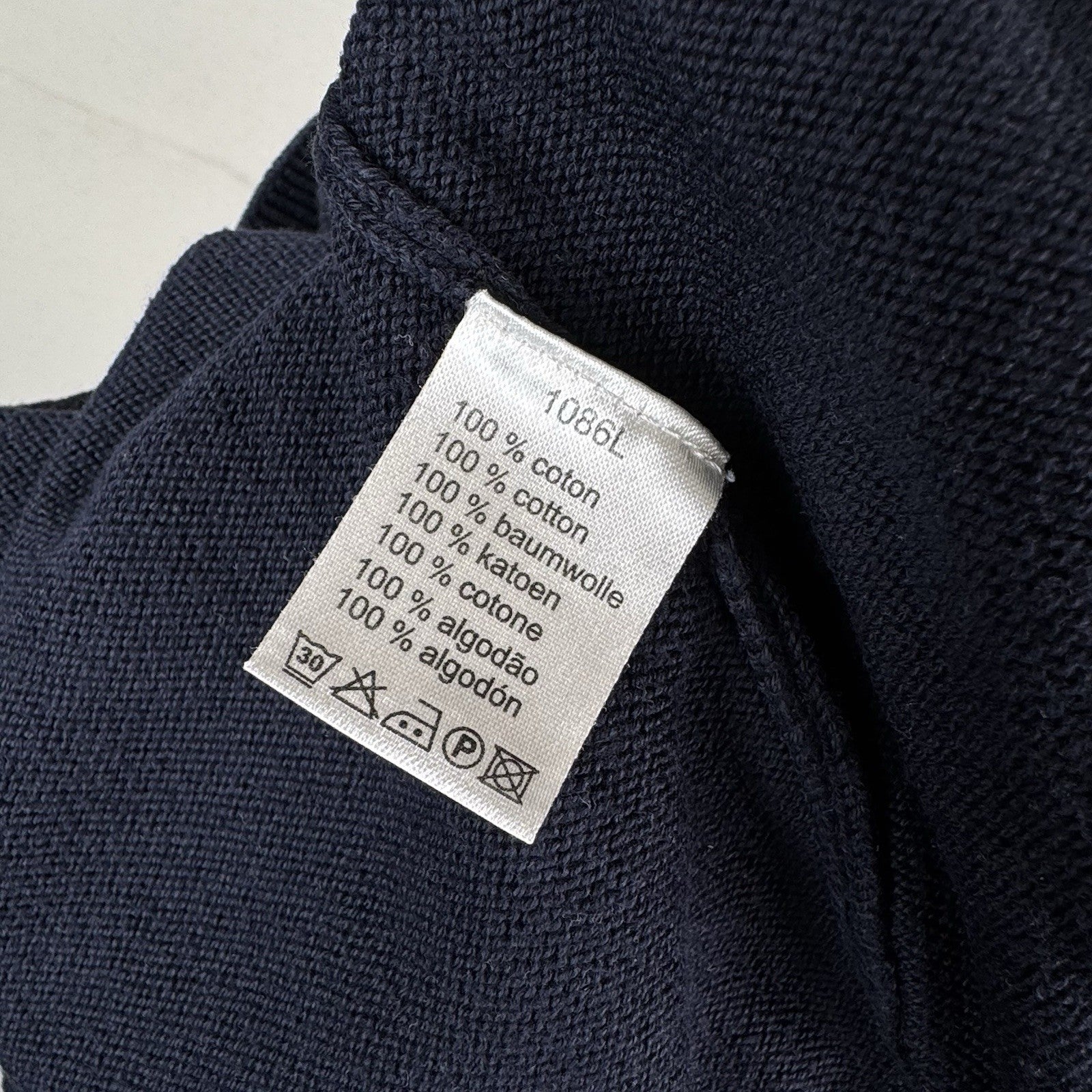 Vintage Lacoste Men’s V-Neck Sweater Navy Blue 3XL Cotton (9)