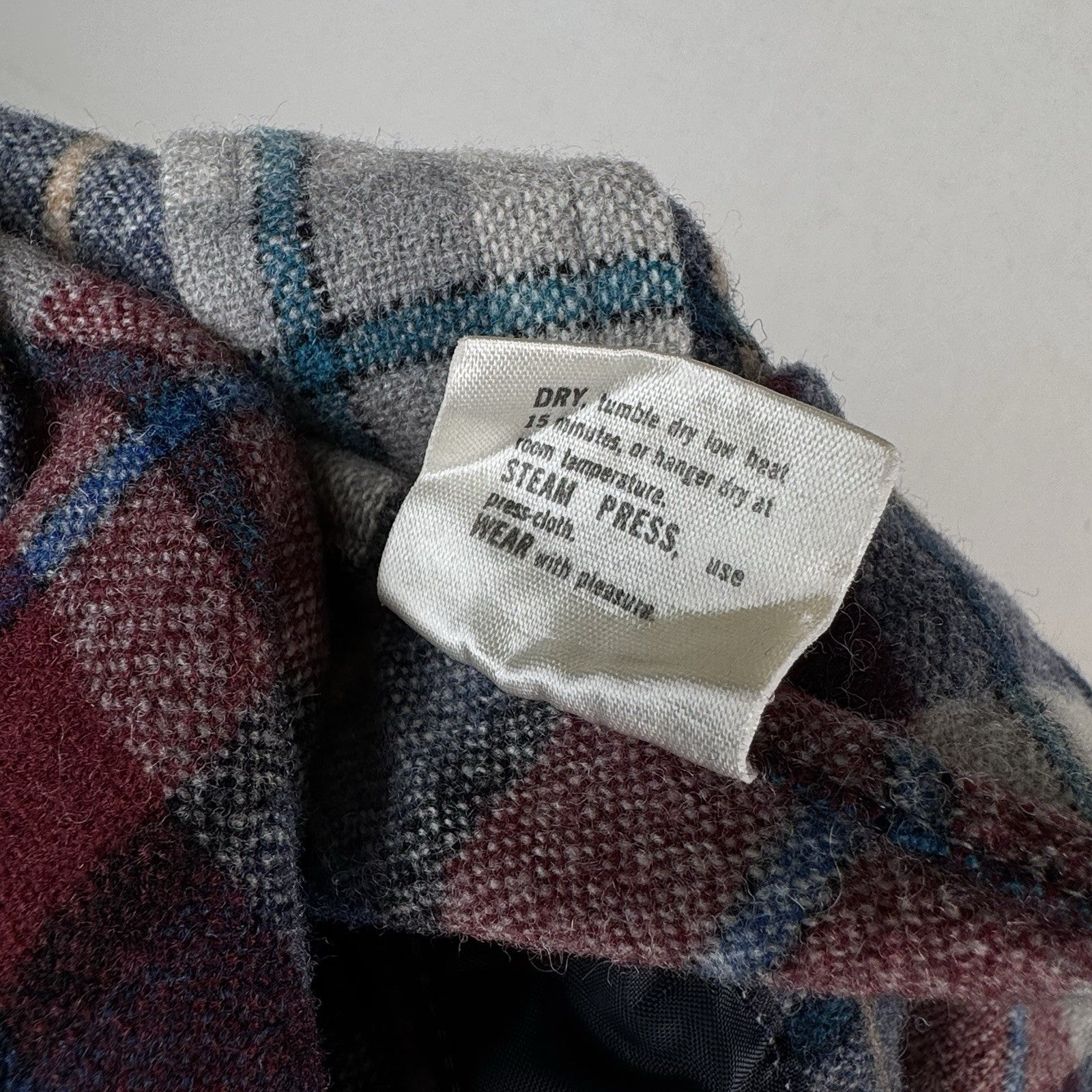 Vintage Pendleton 100% Virgin Wool Board Shirt Red White Blue Plaid Men's Large