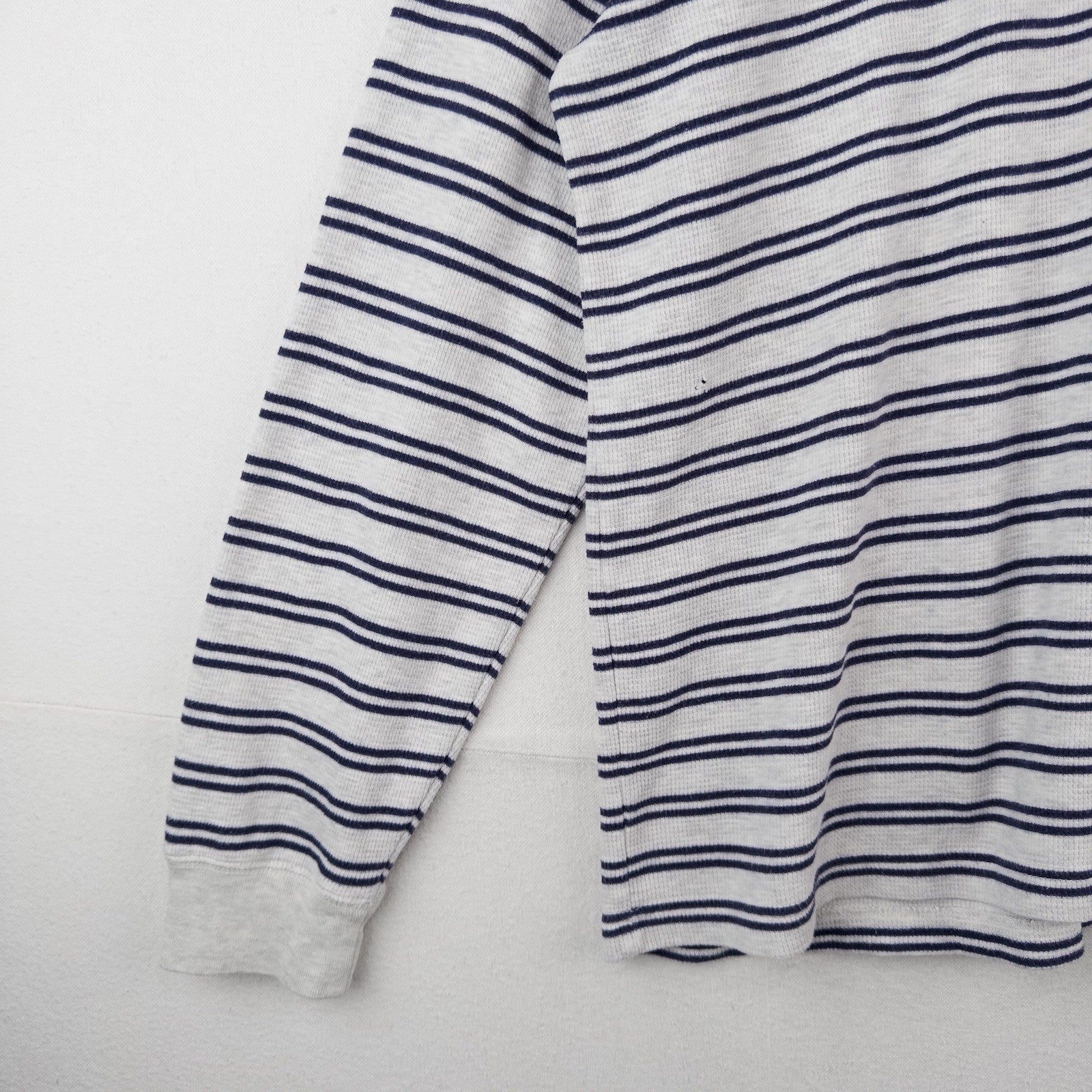 Chaps Ralph Lauren Men’s XL Gray Blue Stripe Henley Shirt Long Sleeve *Pinhole