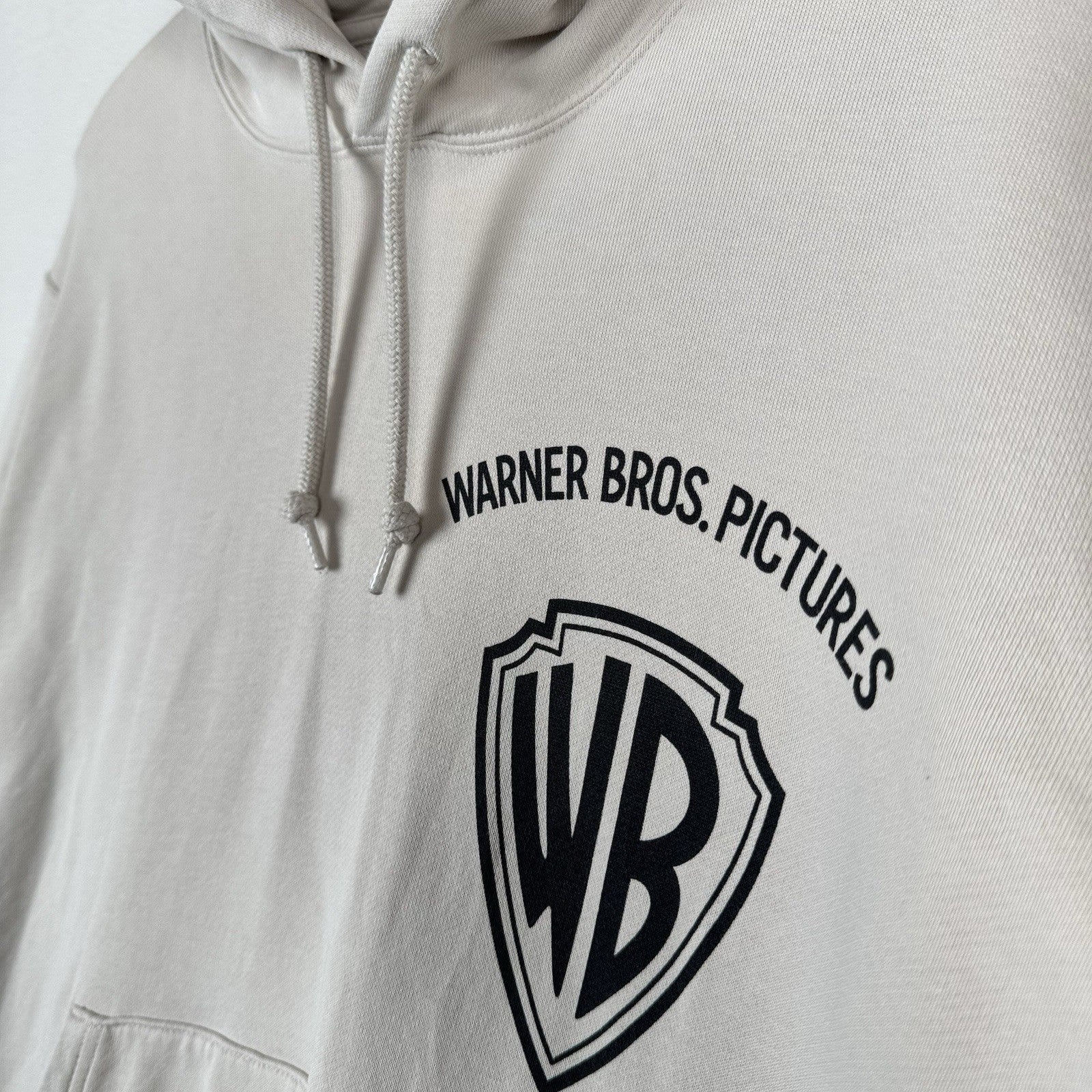 Uniqlo x Warner Bros Hoodie Mens Medium Bugs Bunny Merrie Melodies Sweatshirt