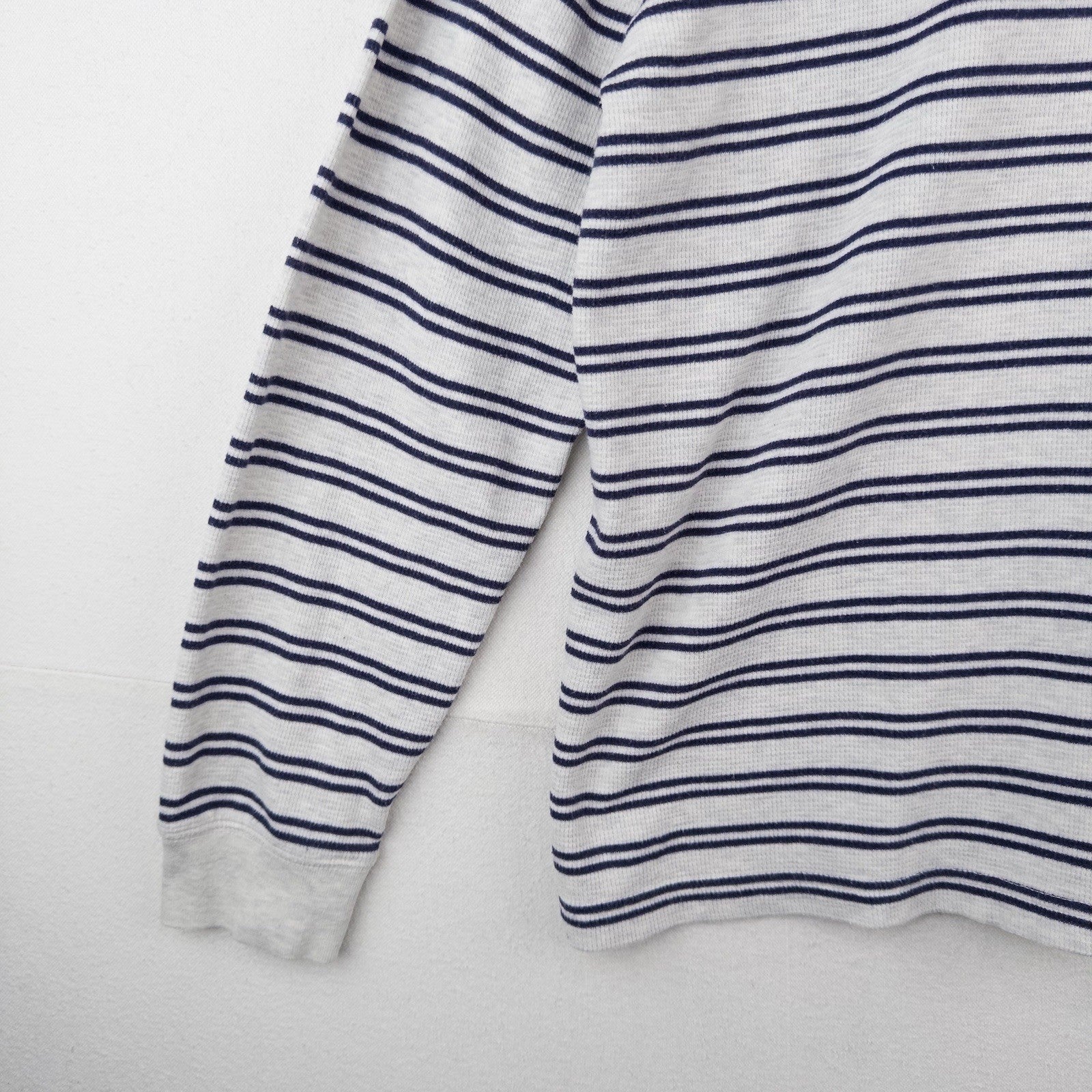 Chaps Ralph Lauren Men’s XL Gray Blue Stripe Henley Shirt Long Sleeve *Pinhole