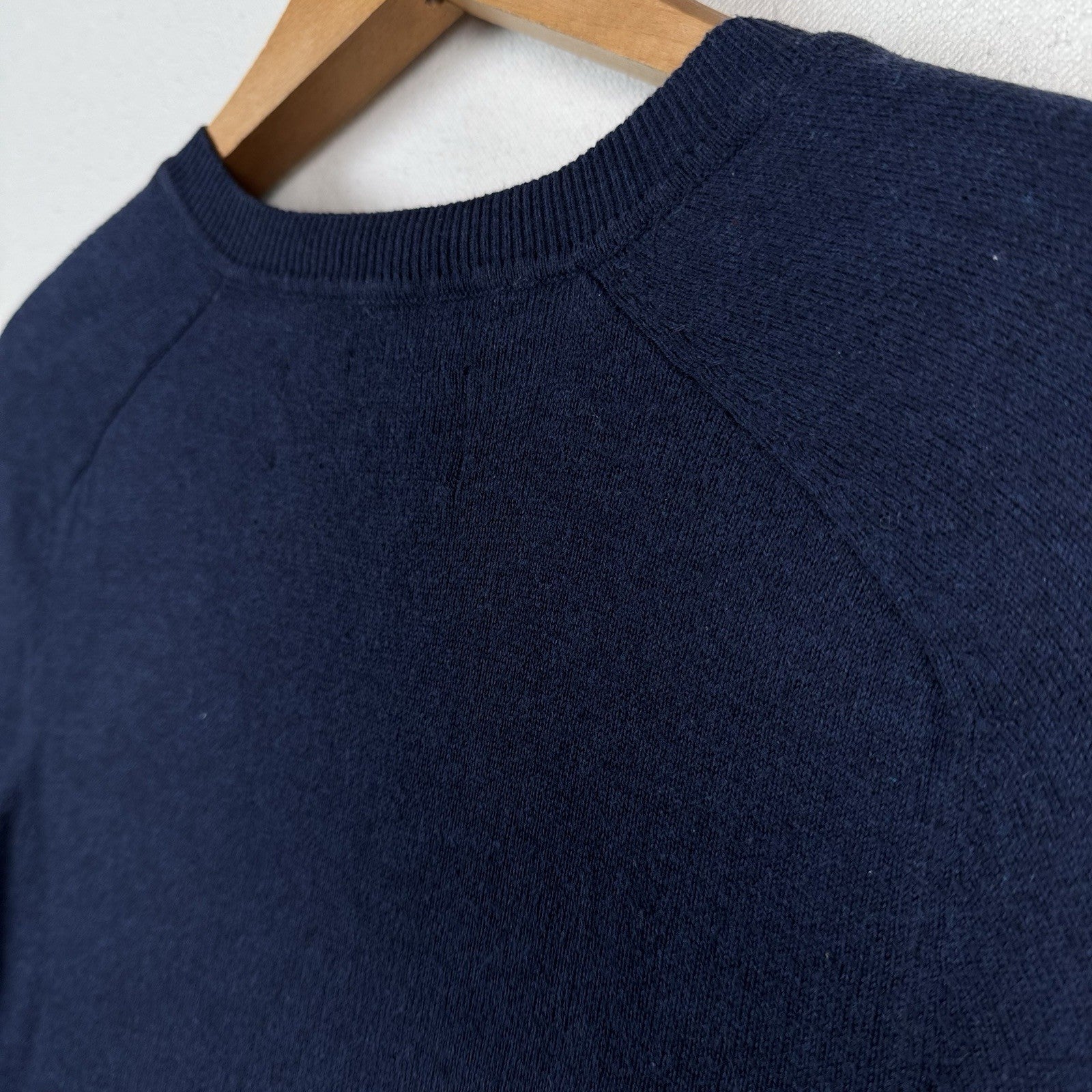 A&F Abercrombie & Fitch Women’s Navy Soft Cotton Cashmere V-Neck Sweater Small