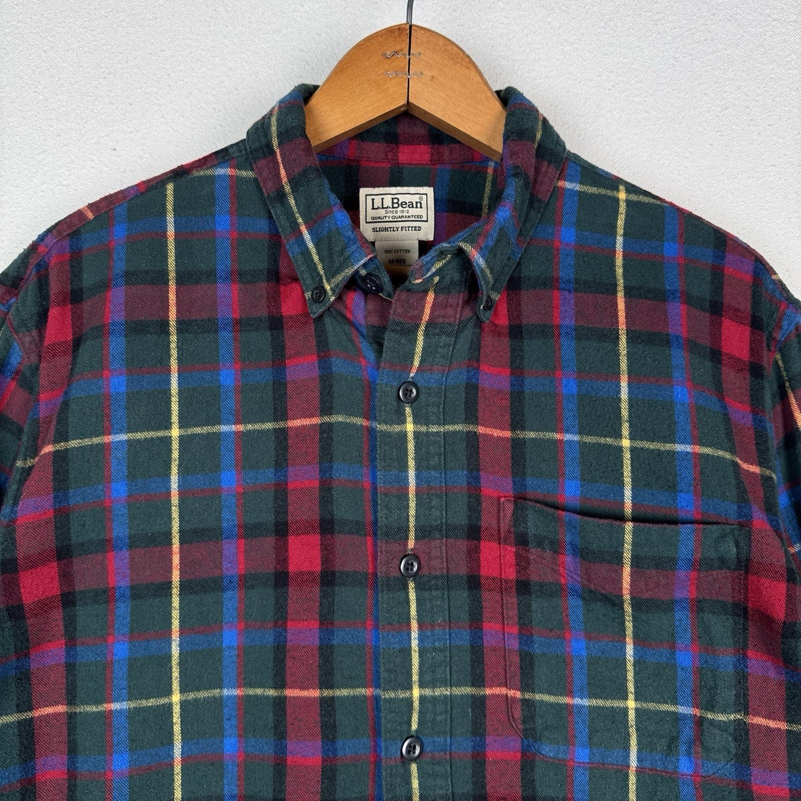 L.L. Bean Men's Scotch Plaid Flannel Shirt M Slightly Fitted Green Blue Red