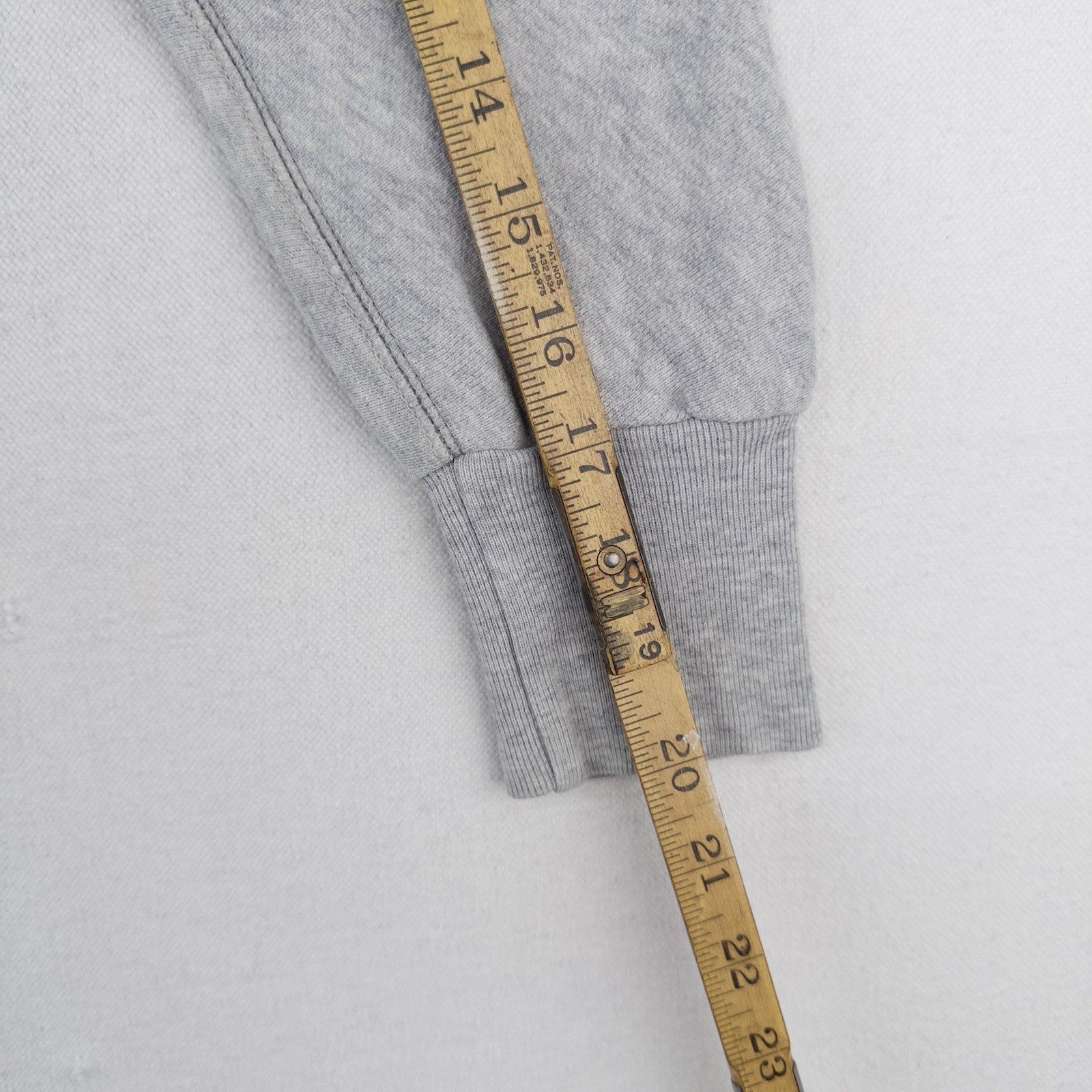 90’s Vtg Abercrombie & Fitch Women’s S Gray Off Shoulder Sweatshirt Flock Print