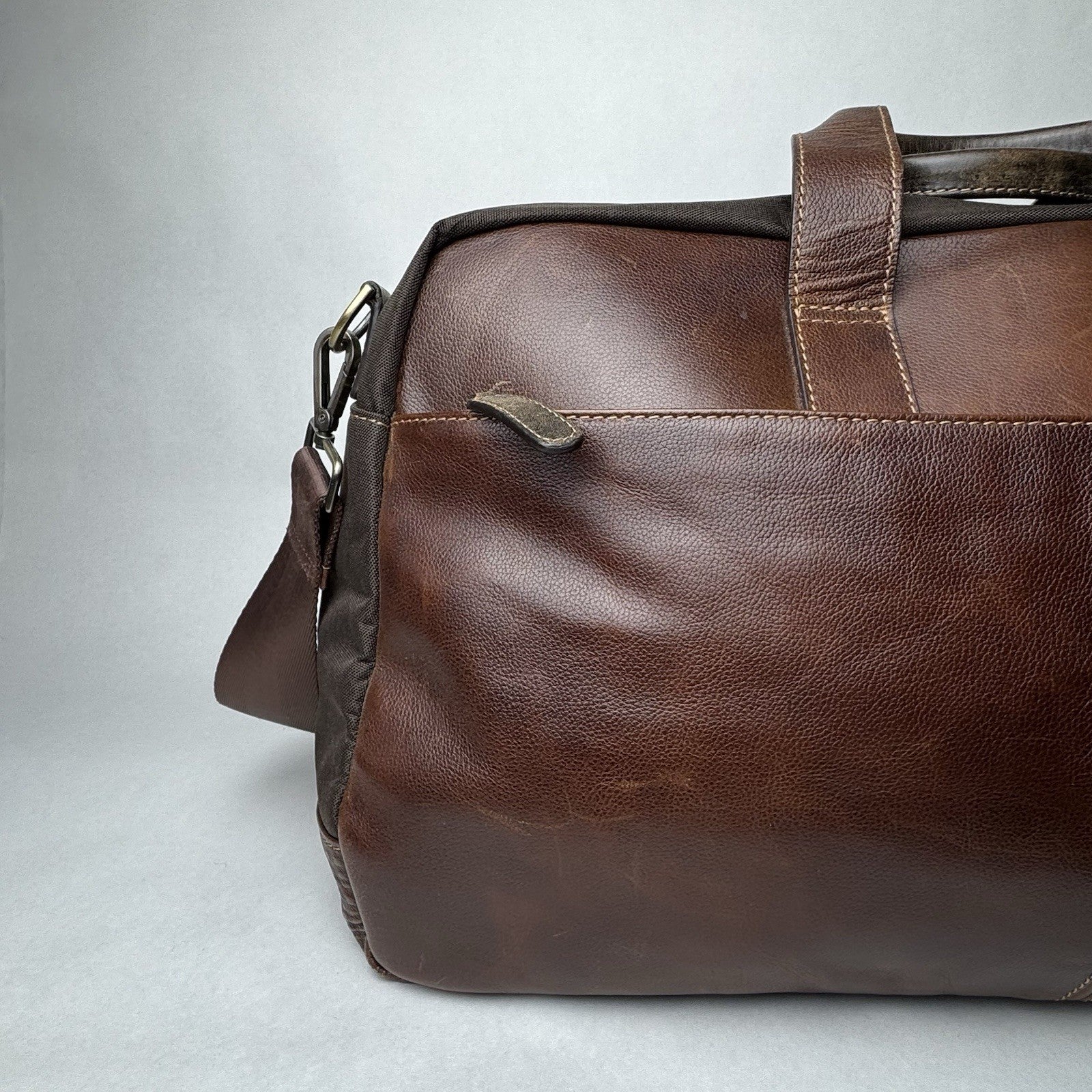 Boconi Garth Commuter Brown Leather Duffle Bag 21”x10”x12”