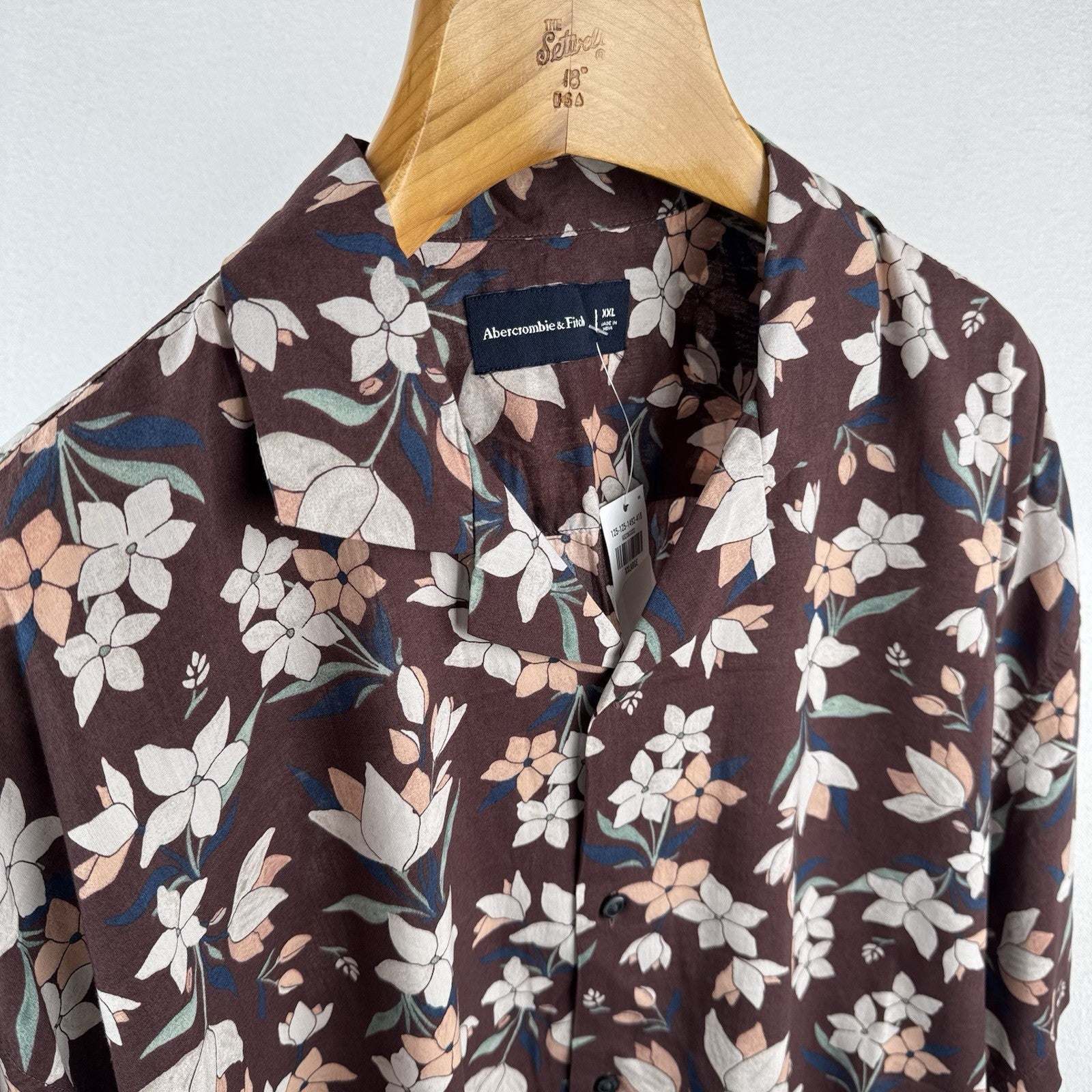 NWT Abercrombie & Fitch Men’s 2XL Wine Floral Camp Collar Button-Up Shirt