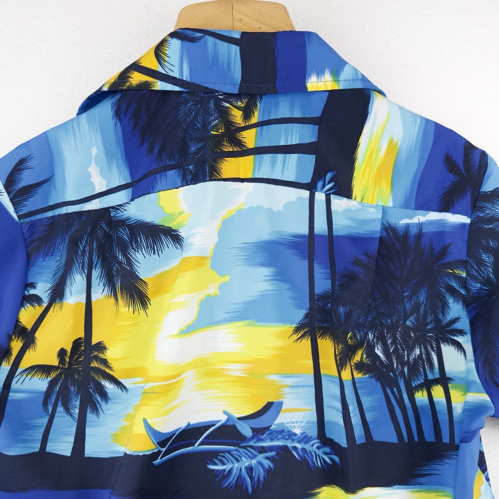 70’s Vtg Rai Nani Hawaiian Blue Sky Aloha Shirt Men’s Small Made In USA/Hawaii