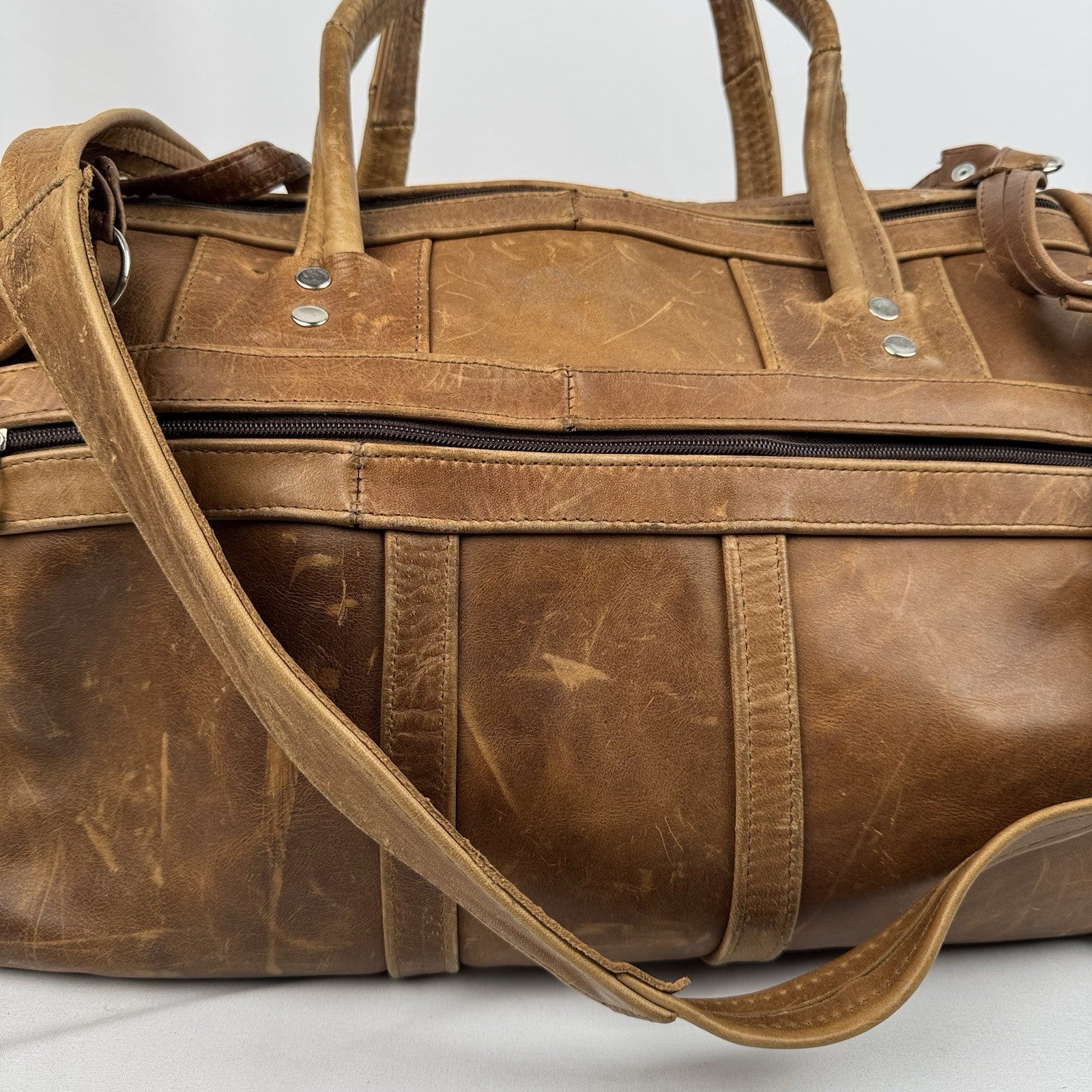 Vtg Tan Leather Duffle Bag Travel Weekender Gym Luggage Side Grab Handles 22”