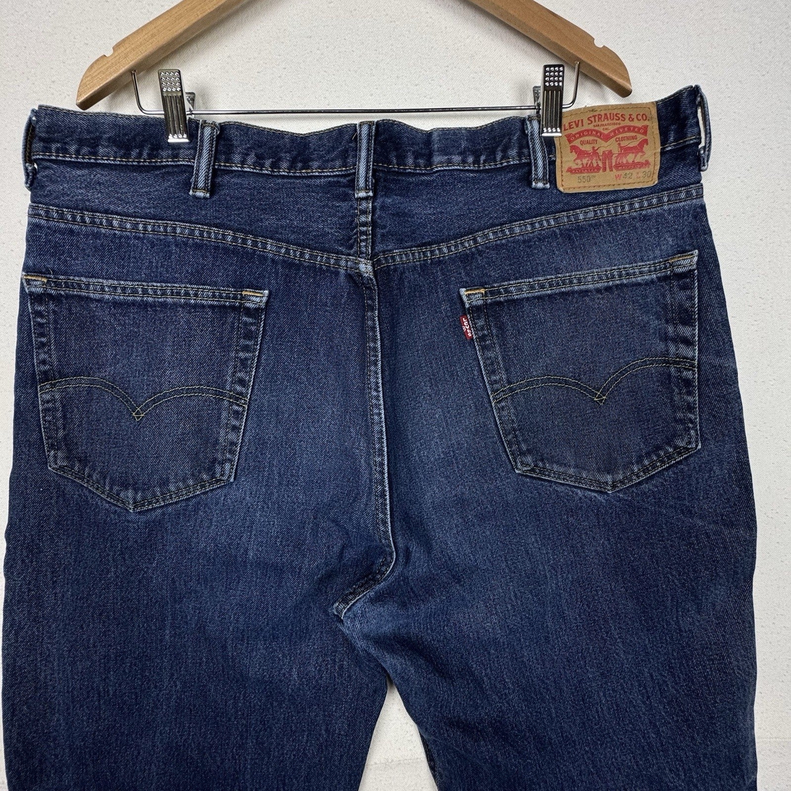 Levi’s 550 Jeans Mens 42x30 Blue Medium Wash Jeans