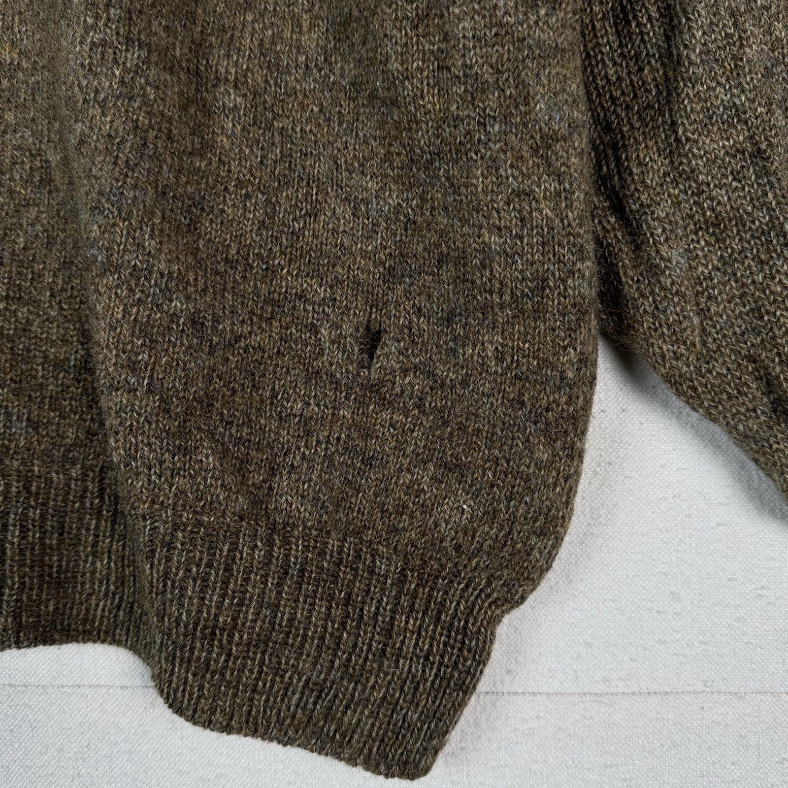 Vintage 80’s The Sweater Shop Men’s Embroidered Brown Scotland Wool Crewneck XL*