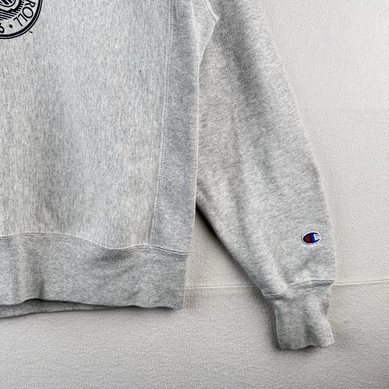 John Carroll Champion Reverse Weave Crewneck Sweatshirt Men’s M Heather Gray