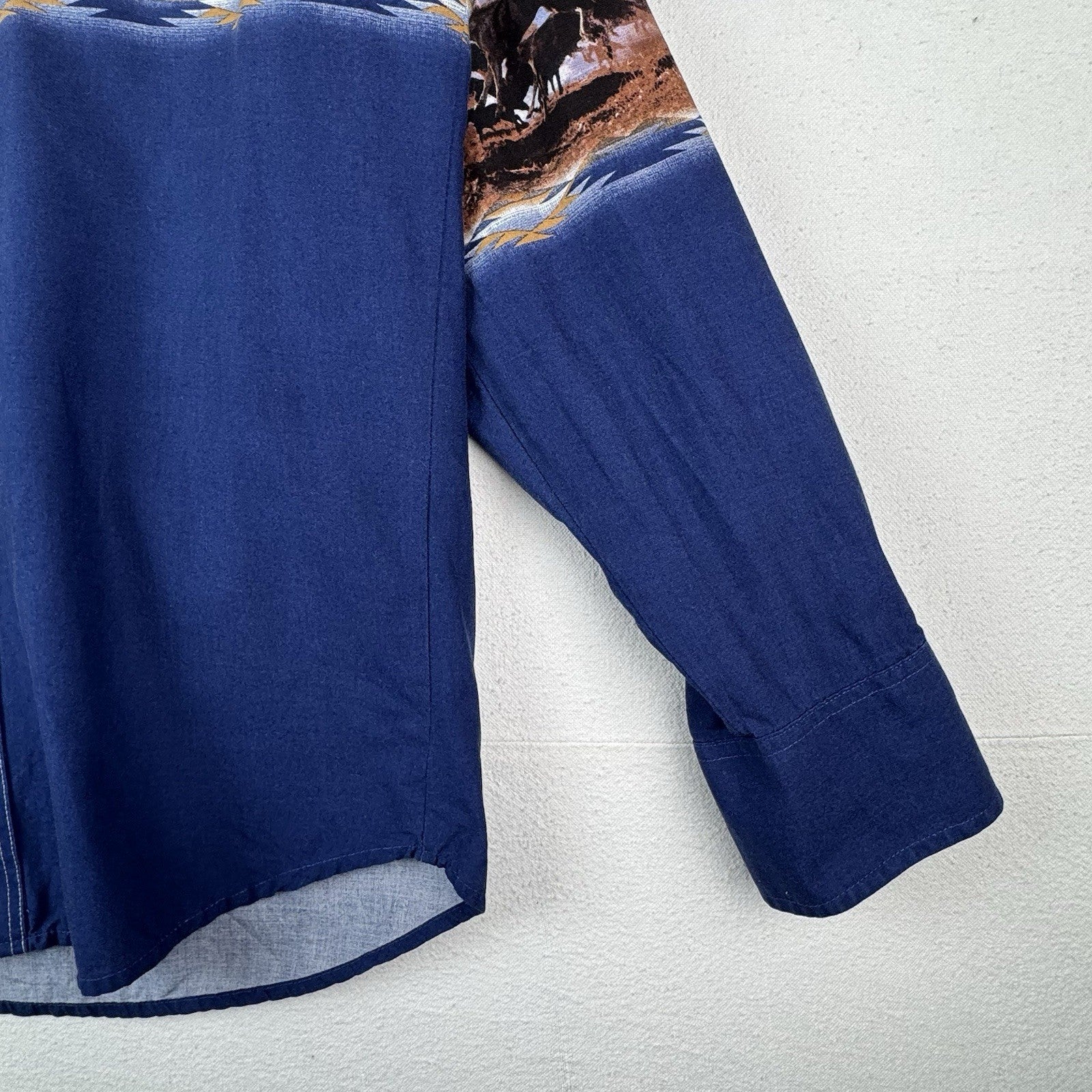 Vintage Wrangler Shirt Mens L Blue Western Pearl Snap Horses Aztec Cowboy Rodeo