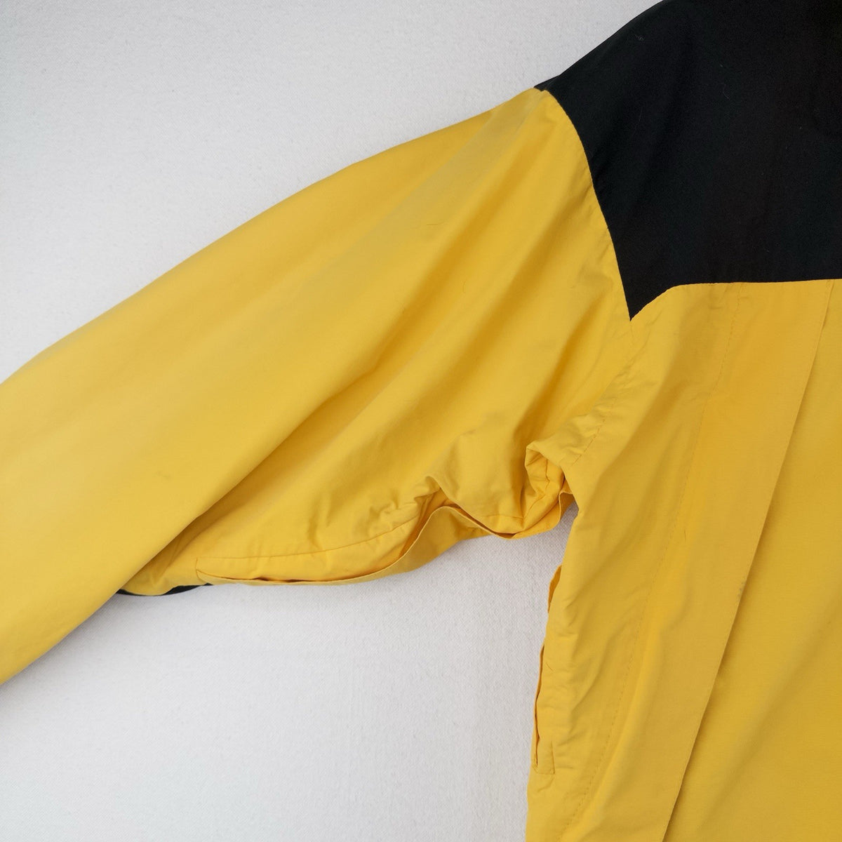 90’s Vtg North Face Mountain Jacket Men’s M Yellow Black Made in USA *Distressed
