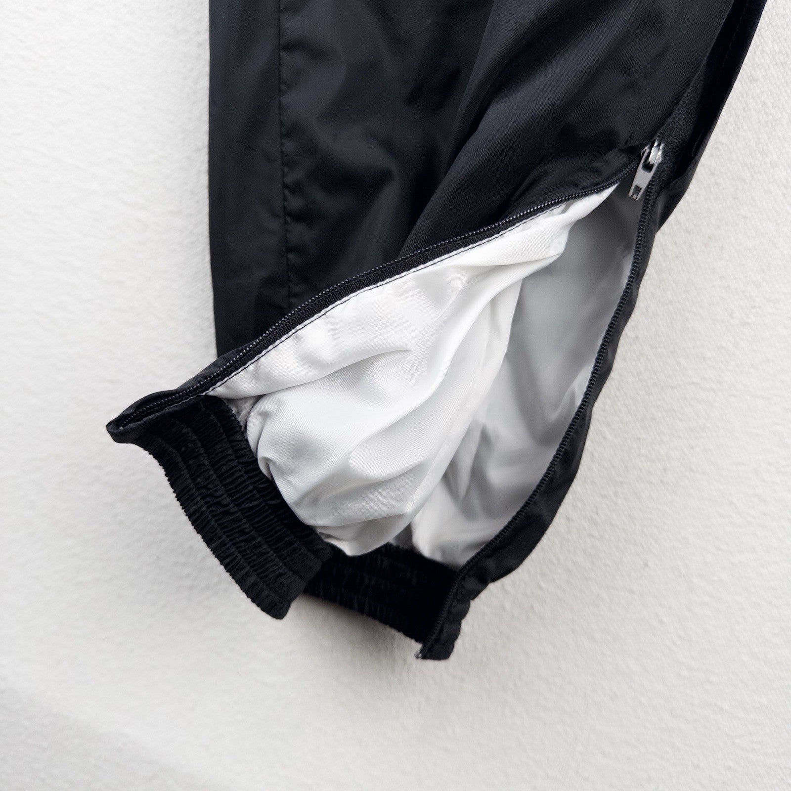 90s Vtg Nike Nylon Jogger Pants Men’s Large Black Drawstring Lined Zip Ankle