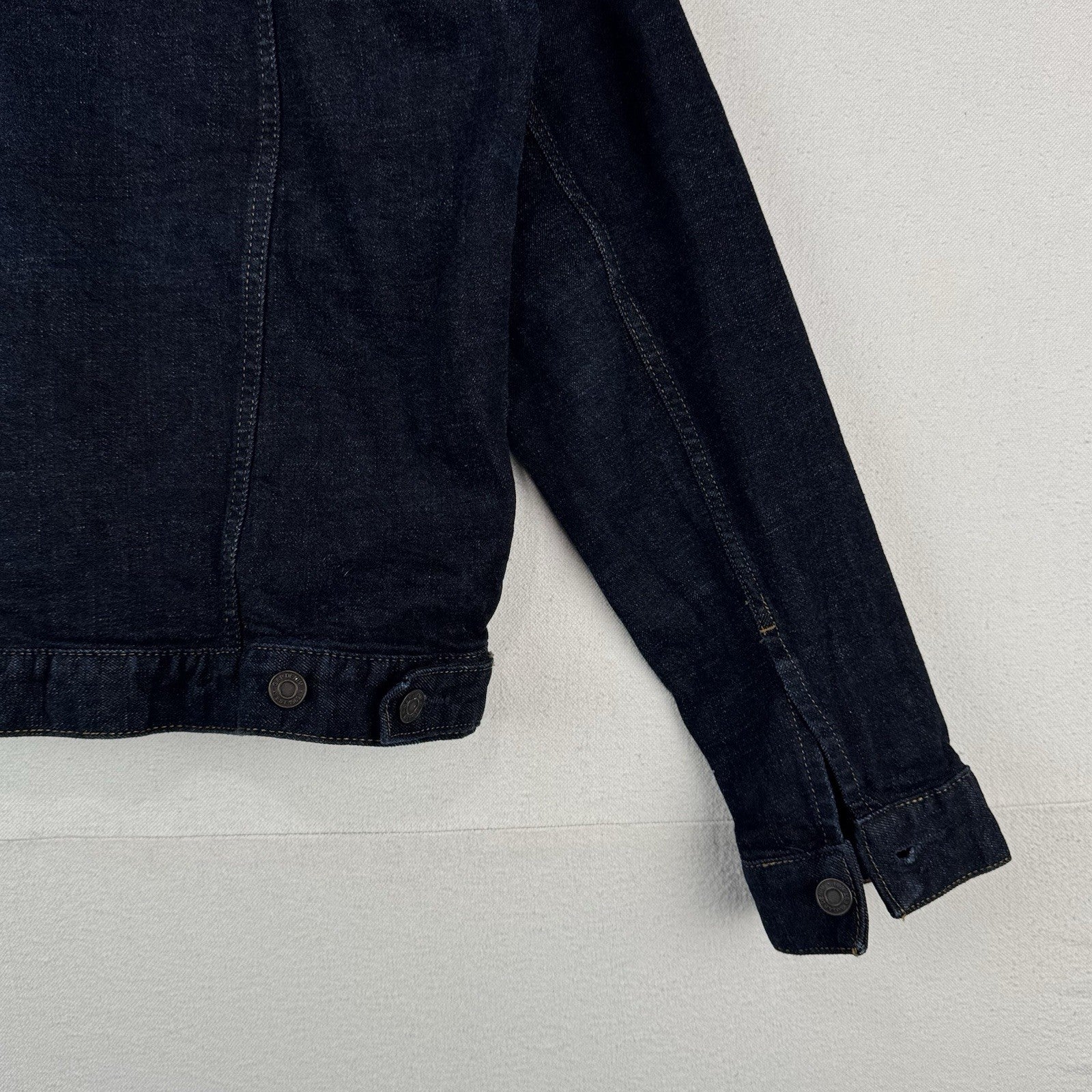 GAP Denim Men’s Large Dark Indigo Wash Blue Jean Jacket