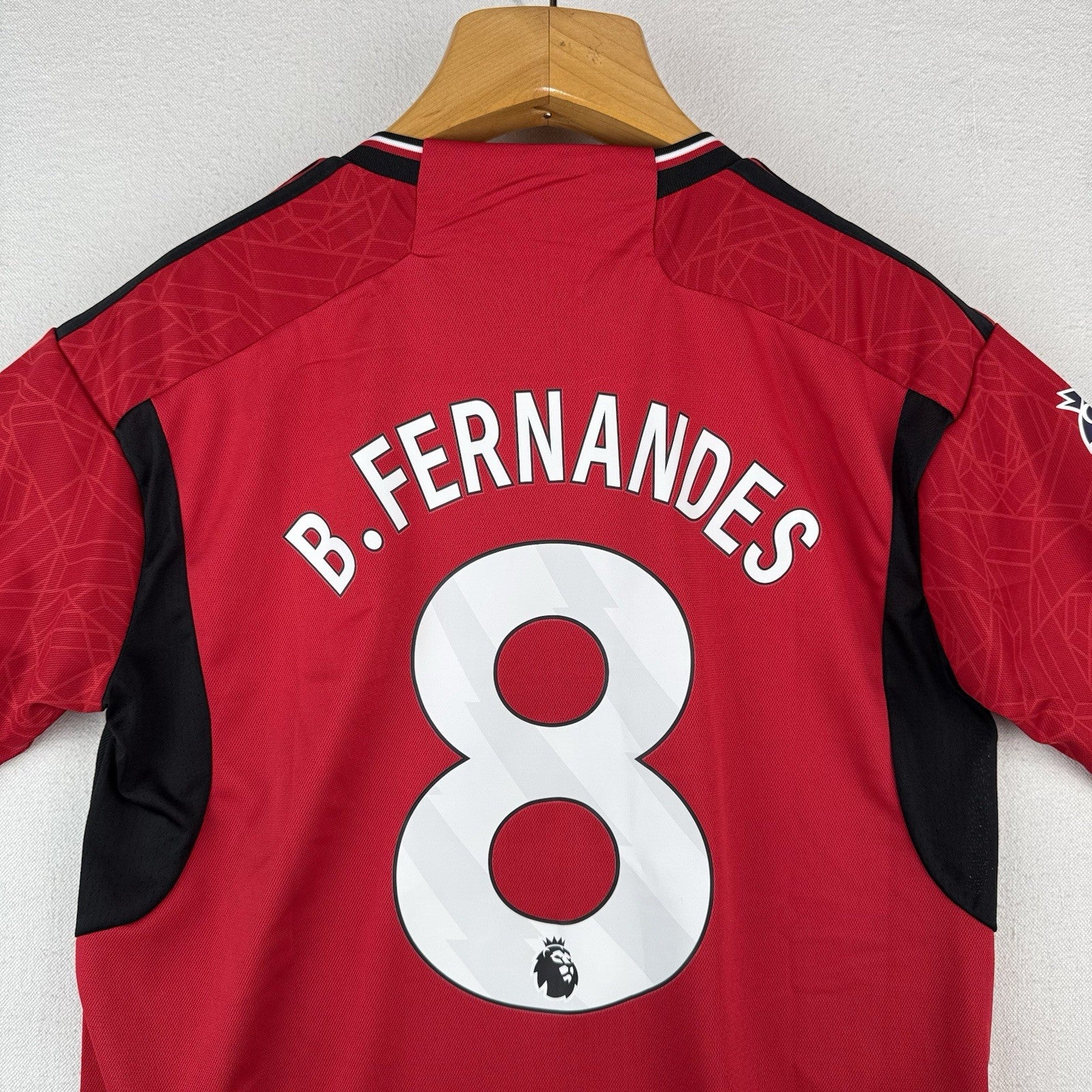 Manchester United B. Fernandes Jersey 2023/2024 Home Football Shirt Men’s Medium