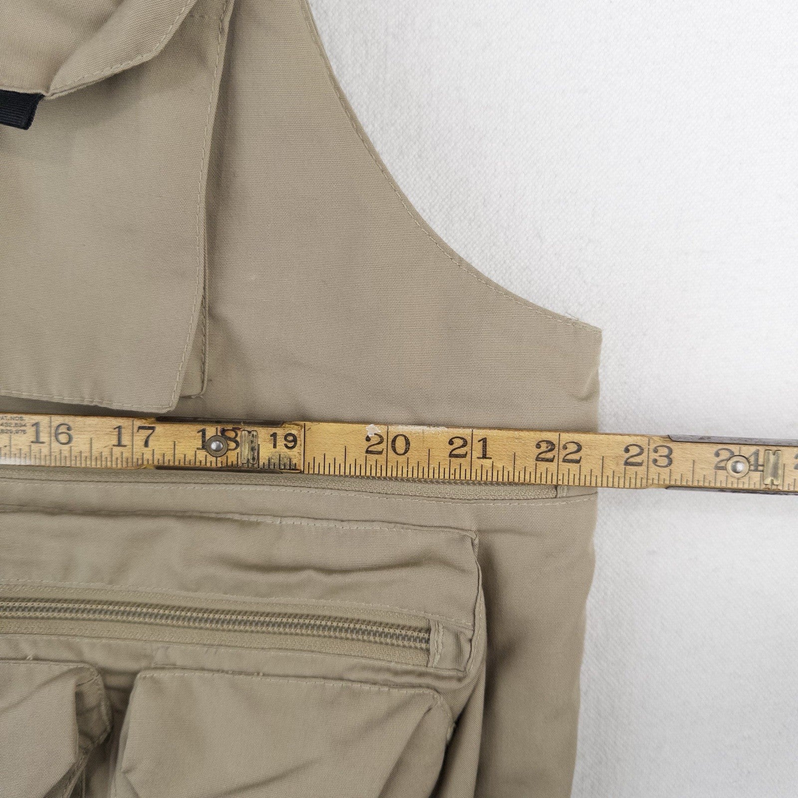 90’s Vtg Columbia PFG Khaki Fly Fishing Utility Vest Men's M Cushioned Collar