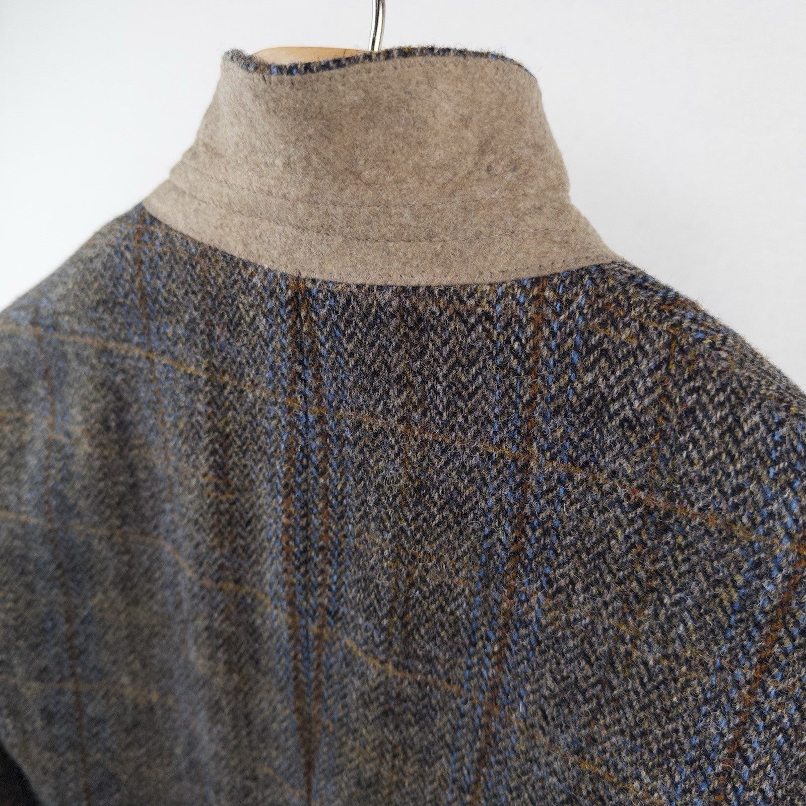 Harris Tweed 100% Pure New Wool Brown Gray Herringbone XS Regular Chest 34”