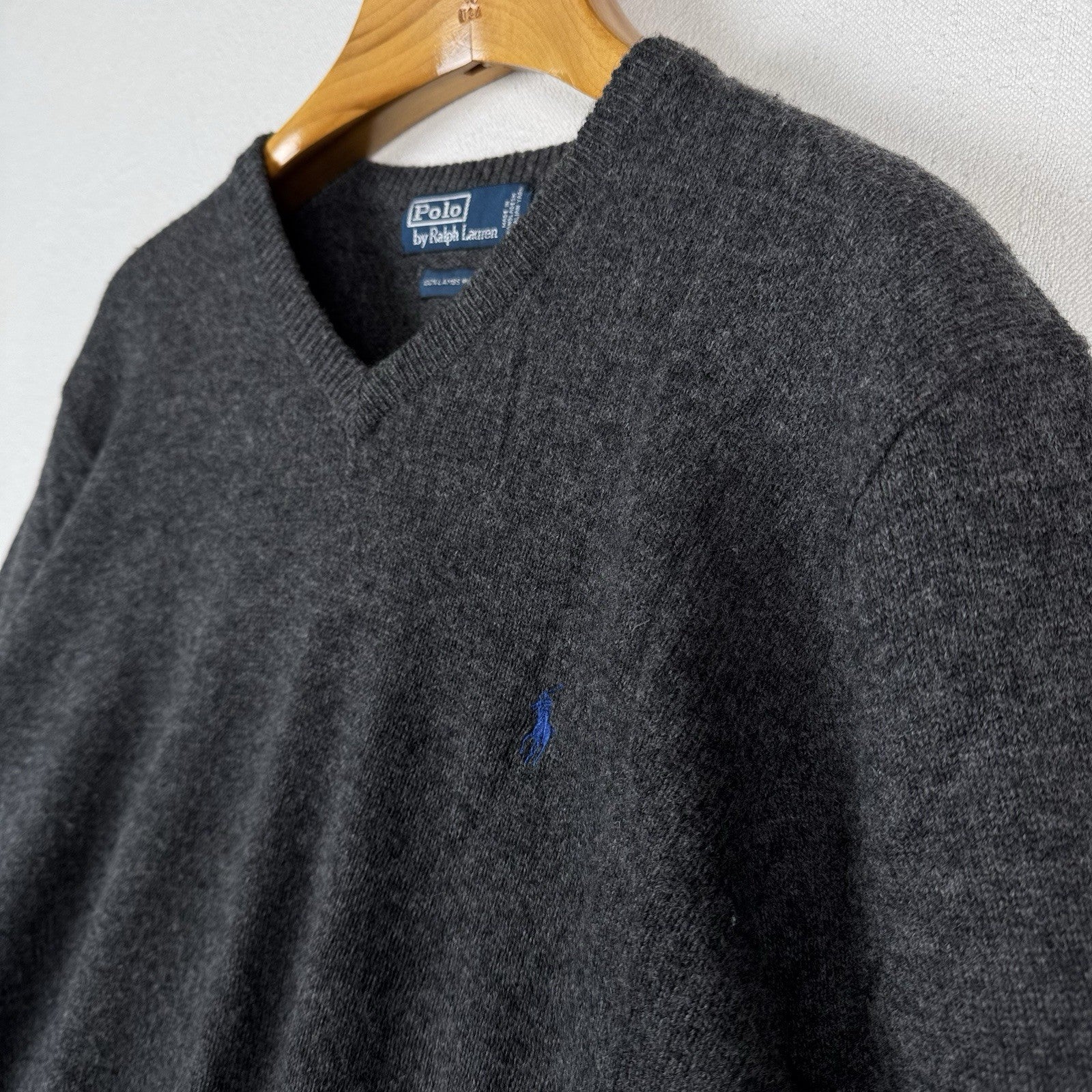 Polo Ralph Lauren Mens L 100% Lambswool V-Neck Gray Sweater Italian Yarn