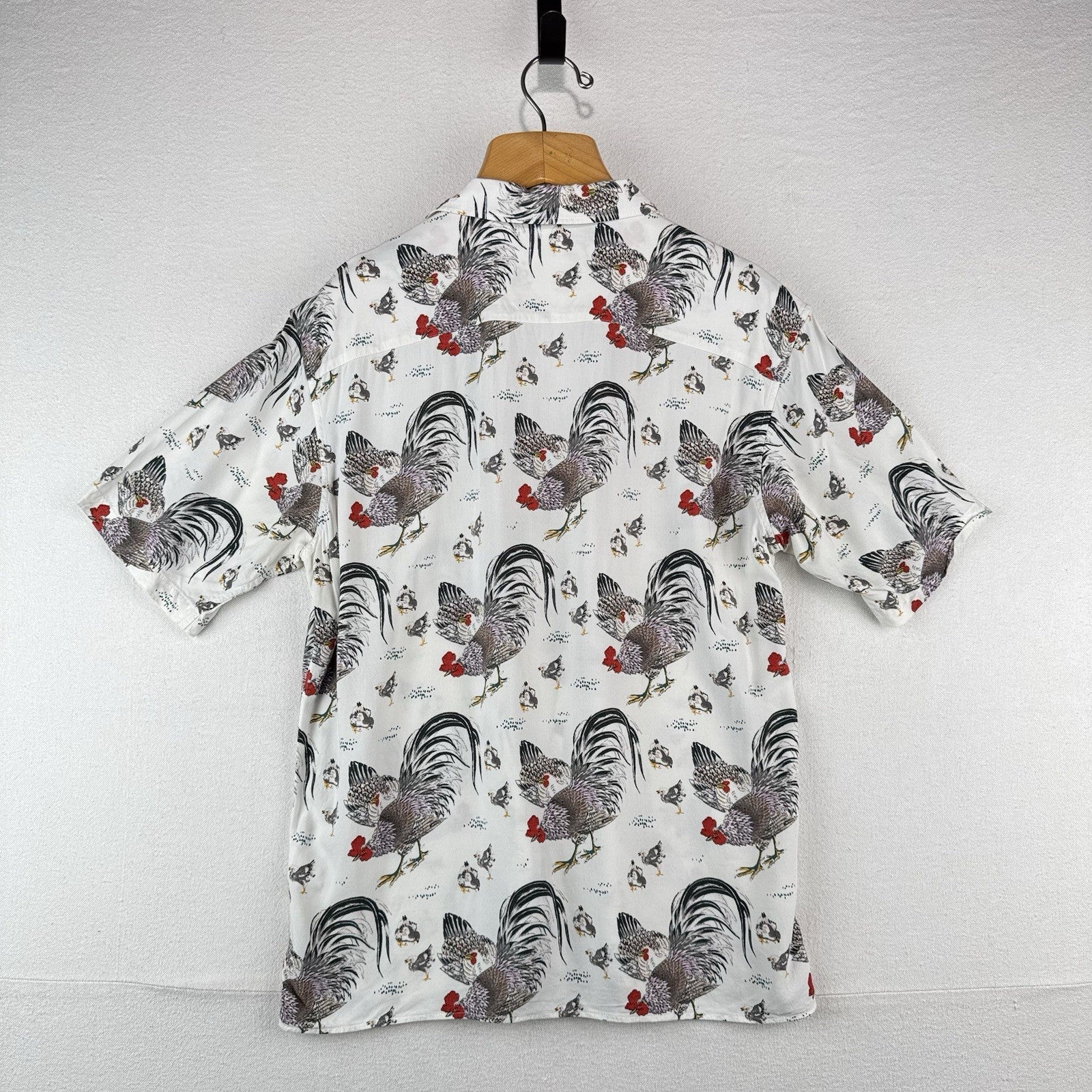 Uniqlo x Ito-Jakuchu Rooster Men’s Small Short Sleeve Camp Loop Collar Shirt
