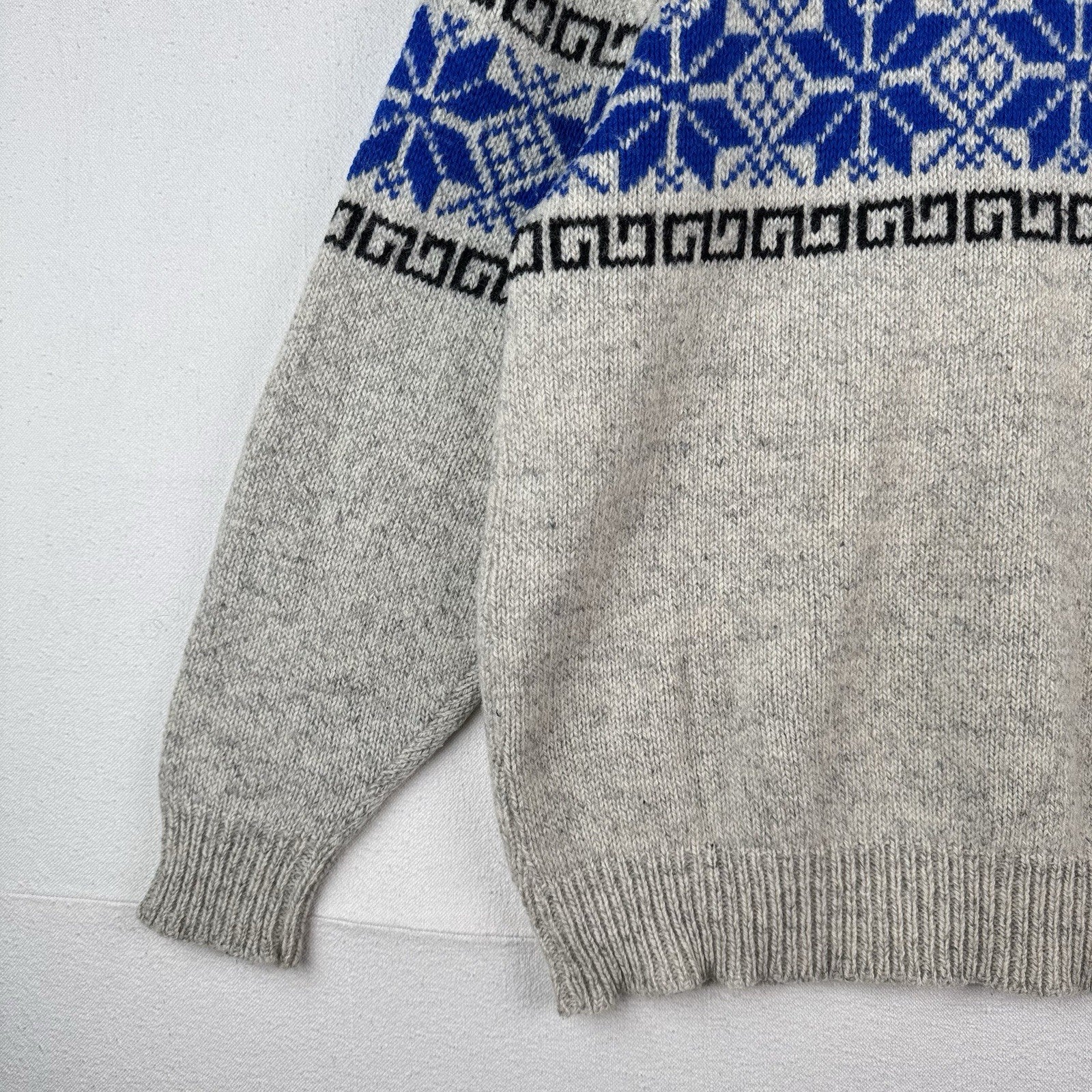 Vintage Continental Fair Isle Wool Blend Sweater Large Grey Blue Snow Made USA