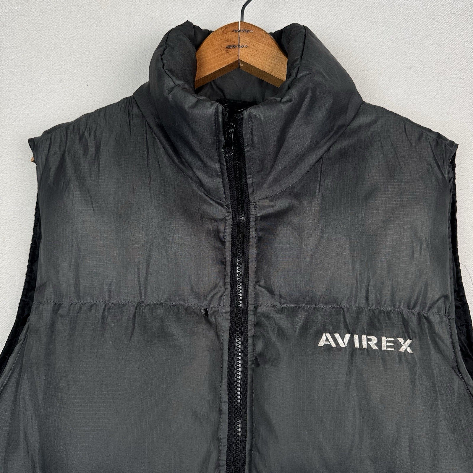 Avirex Puffer Vest Mens Medium M Gray Full Zip Stowaway Hood *Small Hole