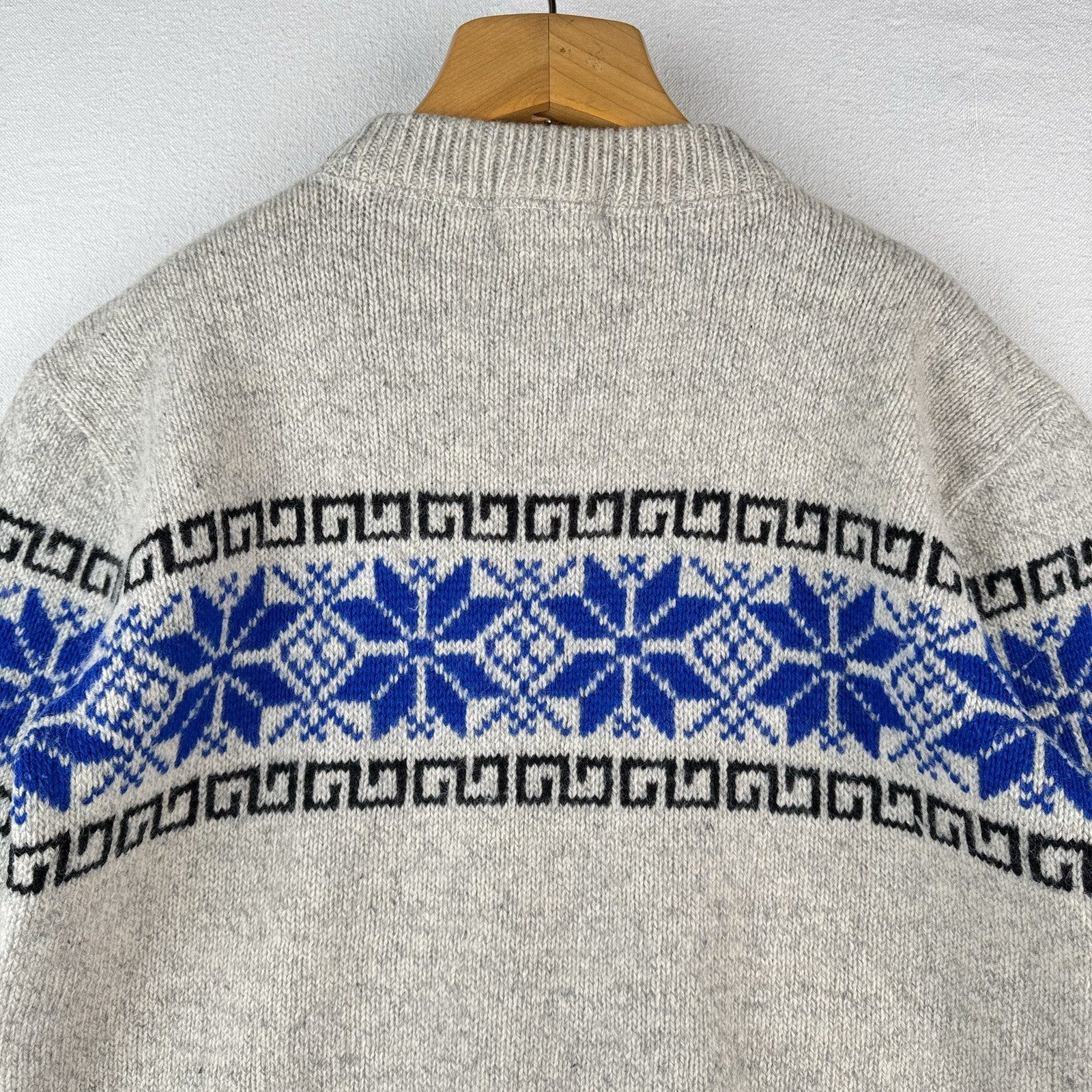 Vintage Continental Fair Isle Wool Blend Sweater Large Grey Blue Snow Made USA