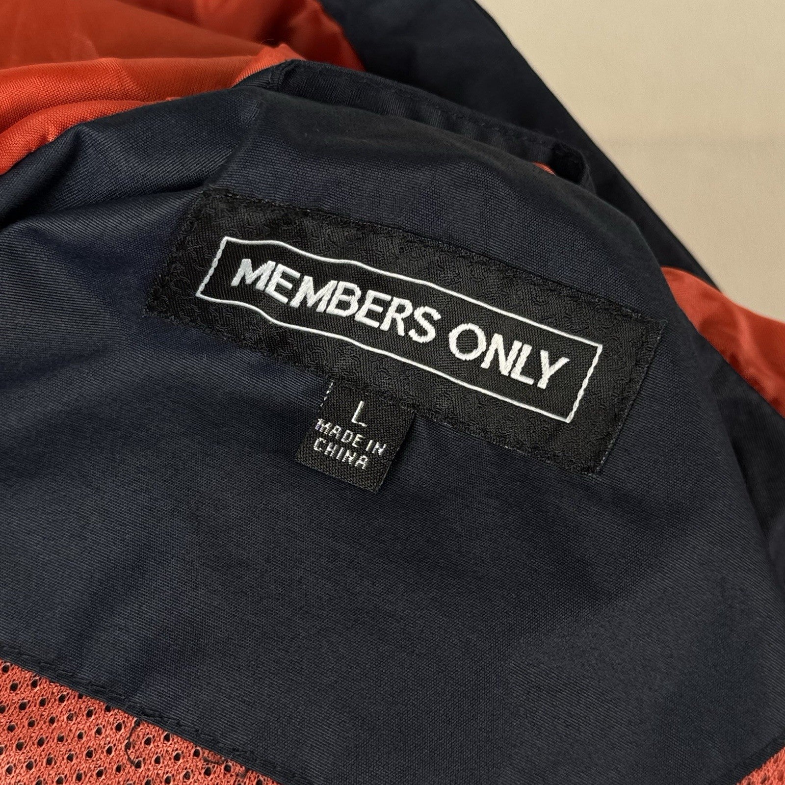 Men's Members Only  1/4 Zip Light Weight Jacket Size Large Orange Blue Spellout