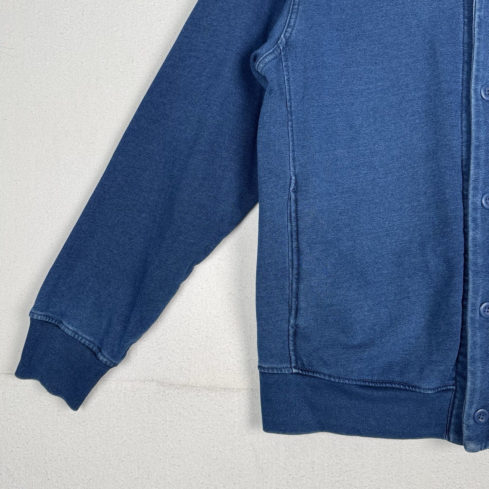 Uniqlo Indigo Dye Cardigan Sweatshirt Men’s Medium M w/Side Slit Pockets