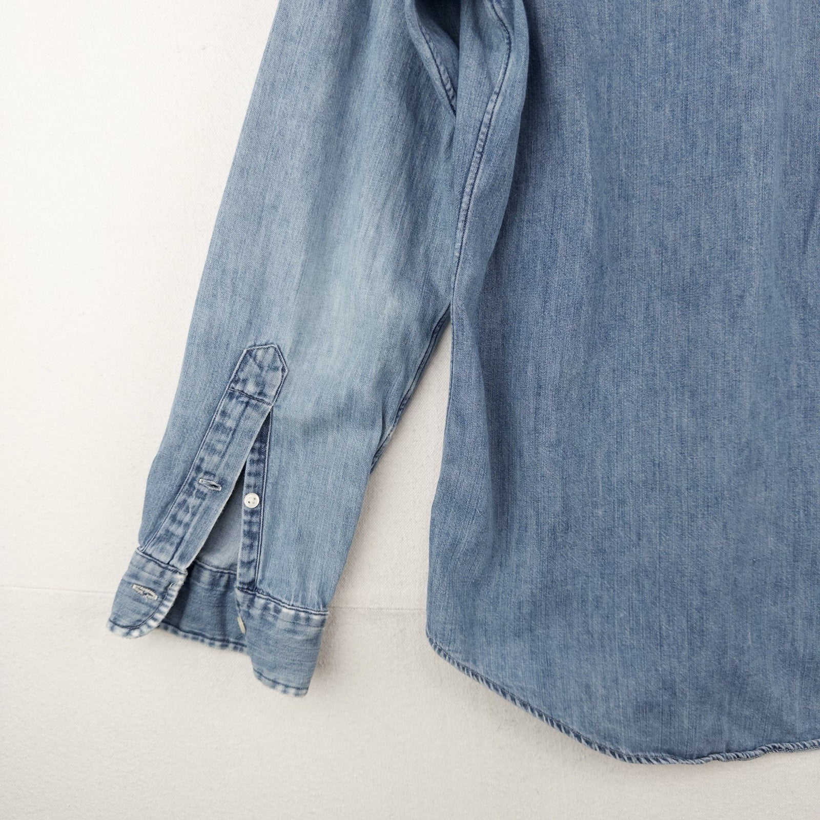 Ralph Lauren Men’s Large Lightweight Blue Denim Shirt Long Sleeve
