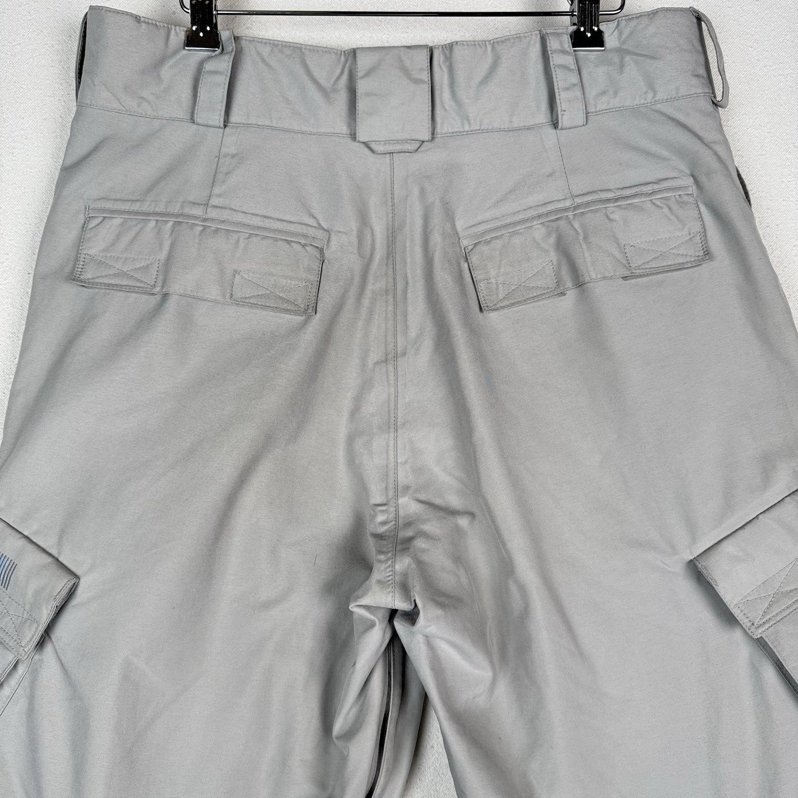 Burton Snowboard Pants Unisex Beige Size Large Pockets Leg Vents Adjustable