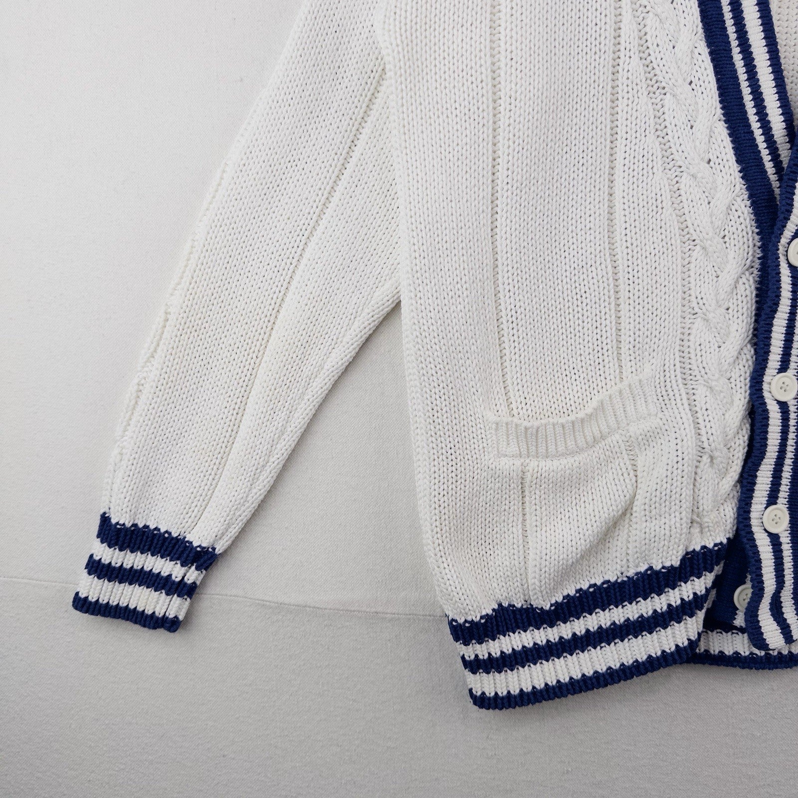 90’s Vtg Gap Chunky Cable Knit Cardigan Men’s L White Blue Varsity Cricket