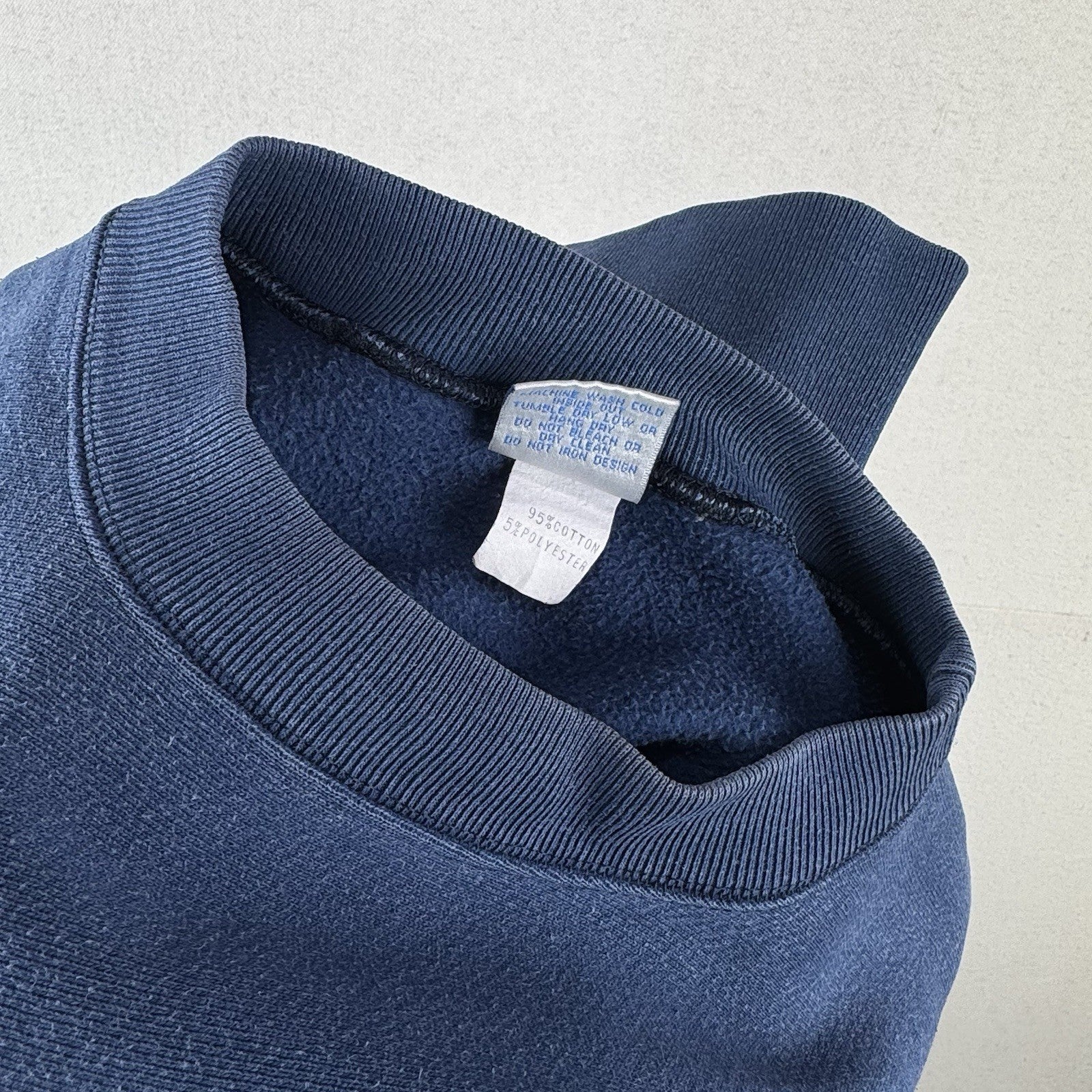 90’s Vintage Xavier University Crewneck Sweatshirt Blue Mens XL Made USA *Faded