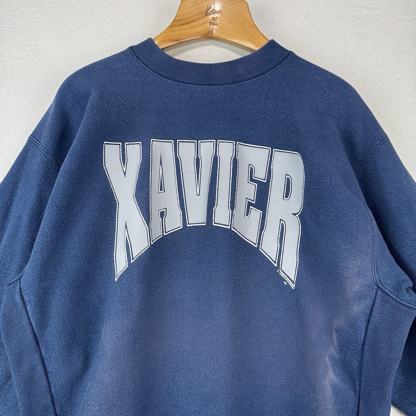 90’s Vintage Xavier University Crewneck Sweatshirt Blue Mens XL Made USA *Faded