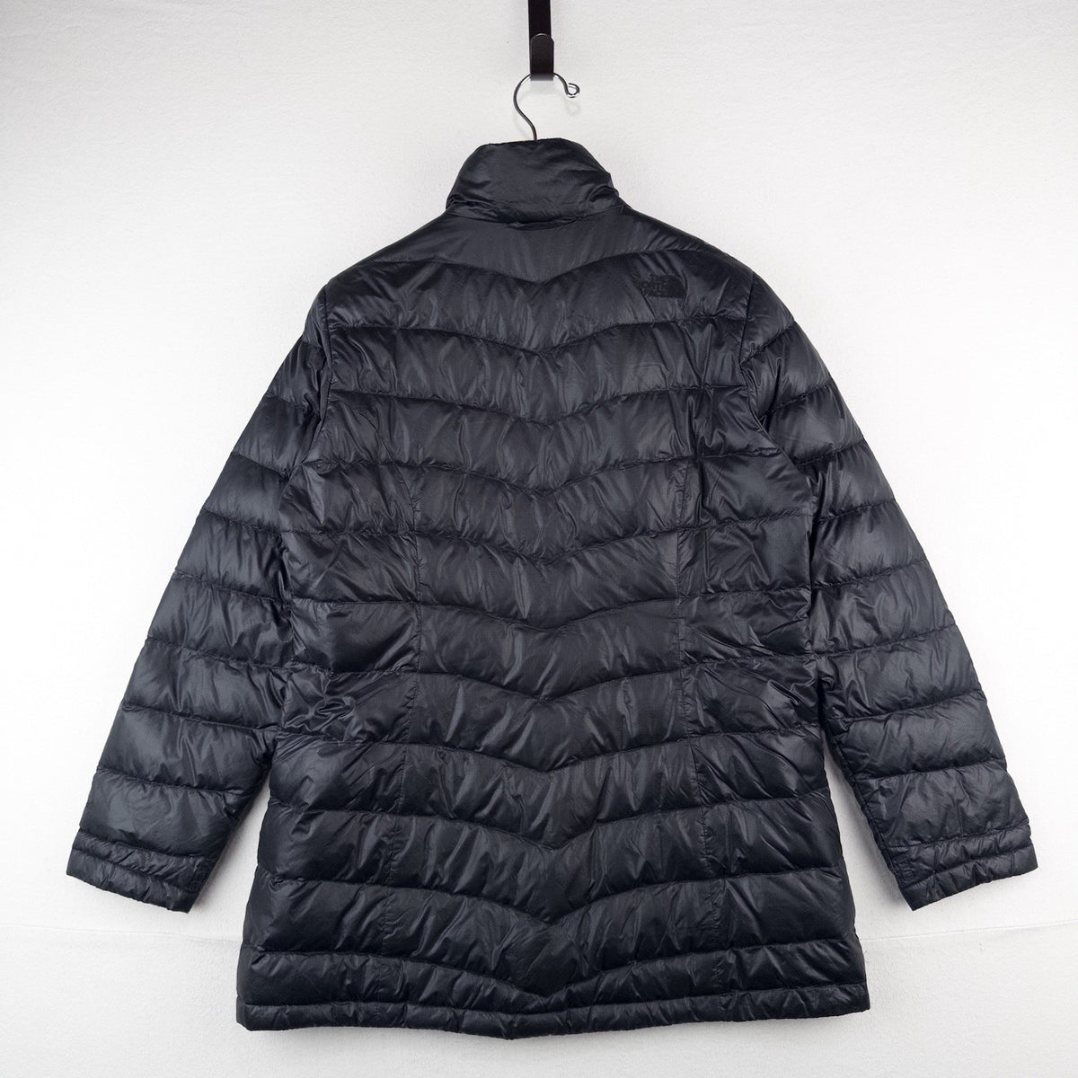 The North Face TNF Women’s L Down Chevron Puffer Zip Up Jacket *No Zipper Tab